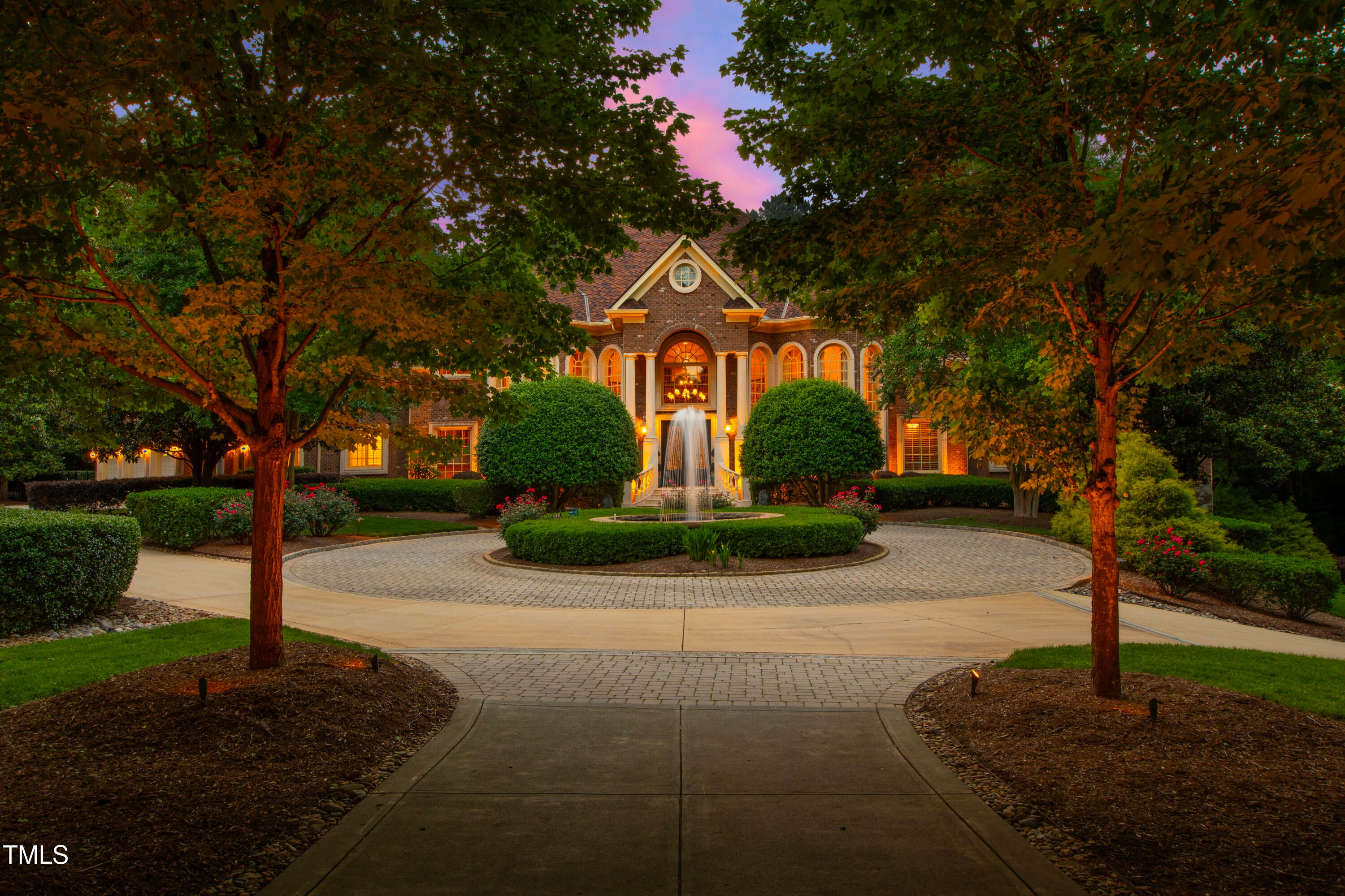 2421 Acanthus Drive