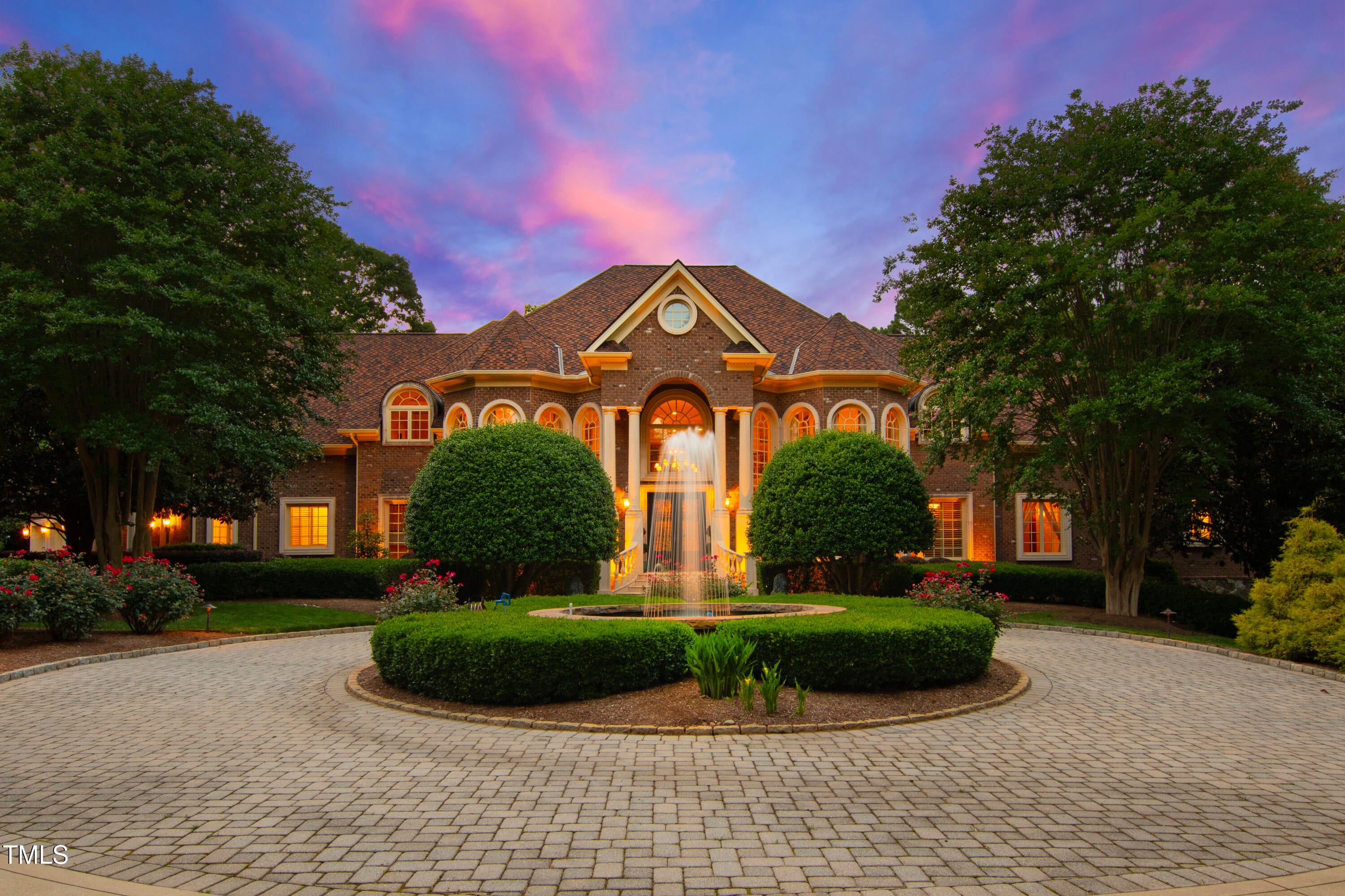2421 Acanthus Drive