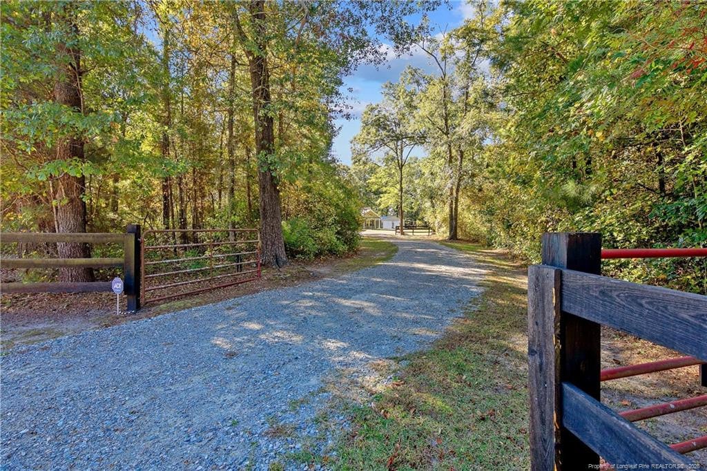 8011 Chicken Foot Road