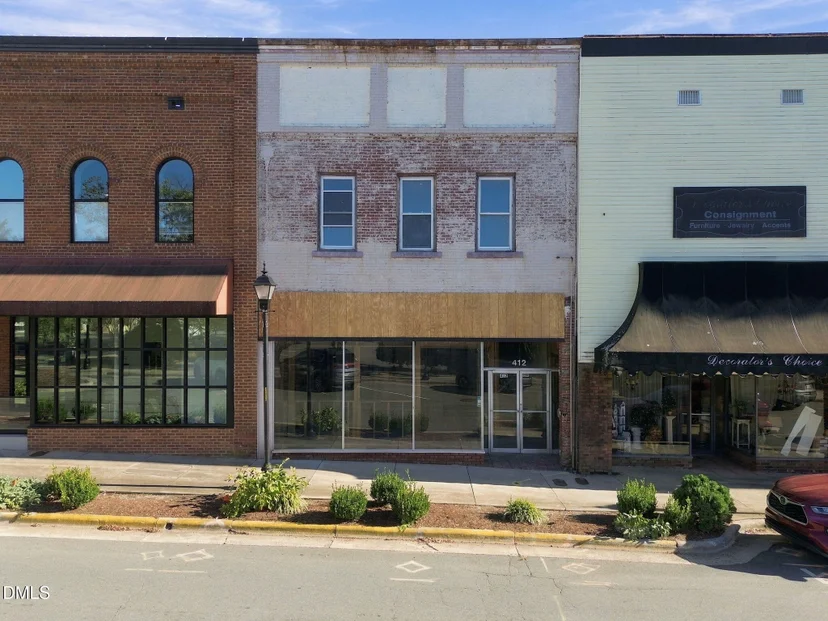 412 S Main Street, photo 1 of 43