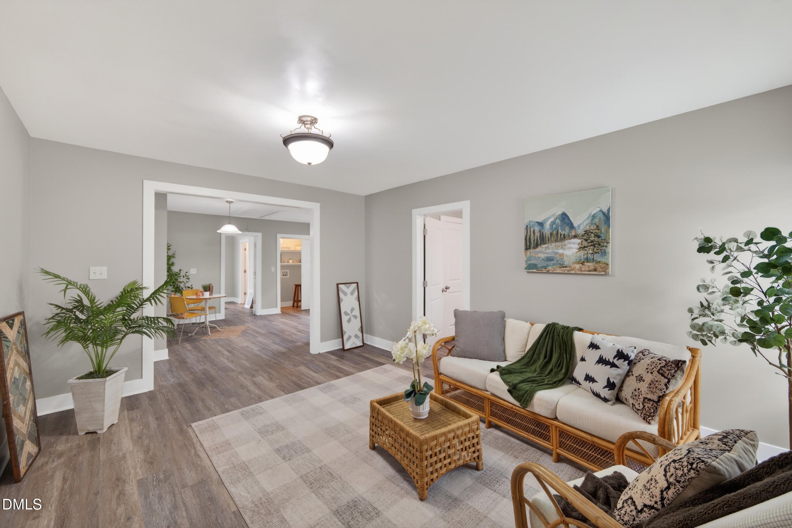 318 W 5th Street