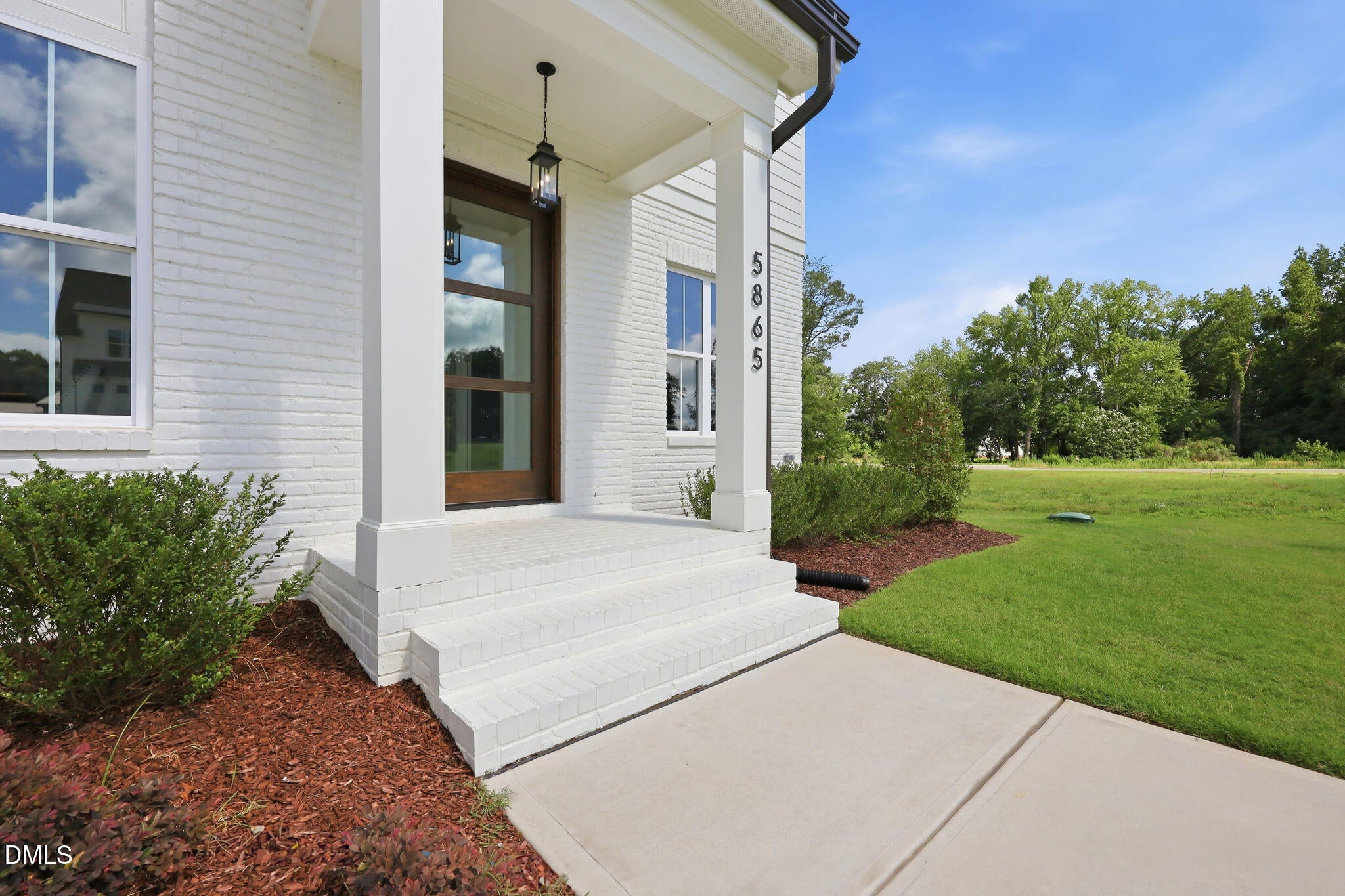 5865 Carriage Gate Drive
