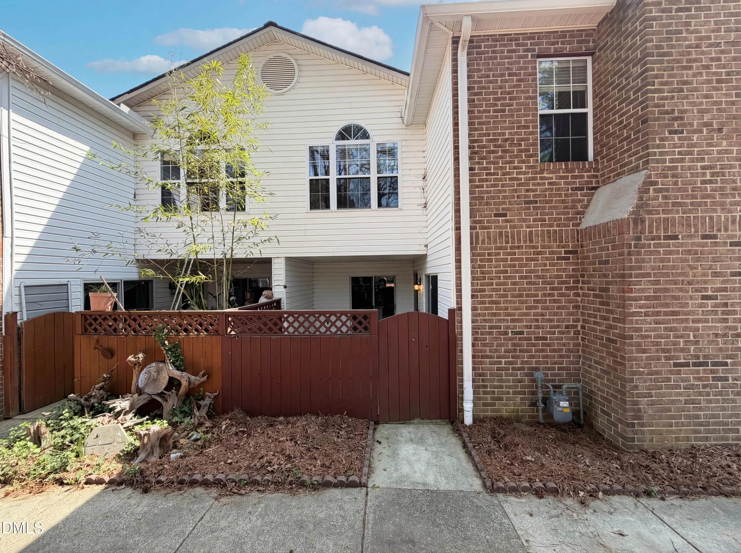 320 Summerwalk Circle