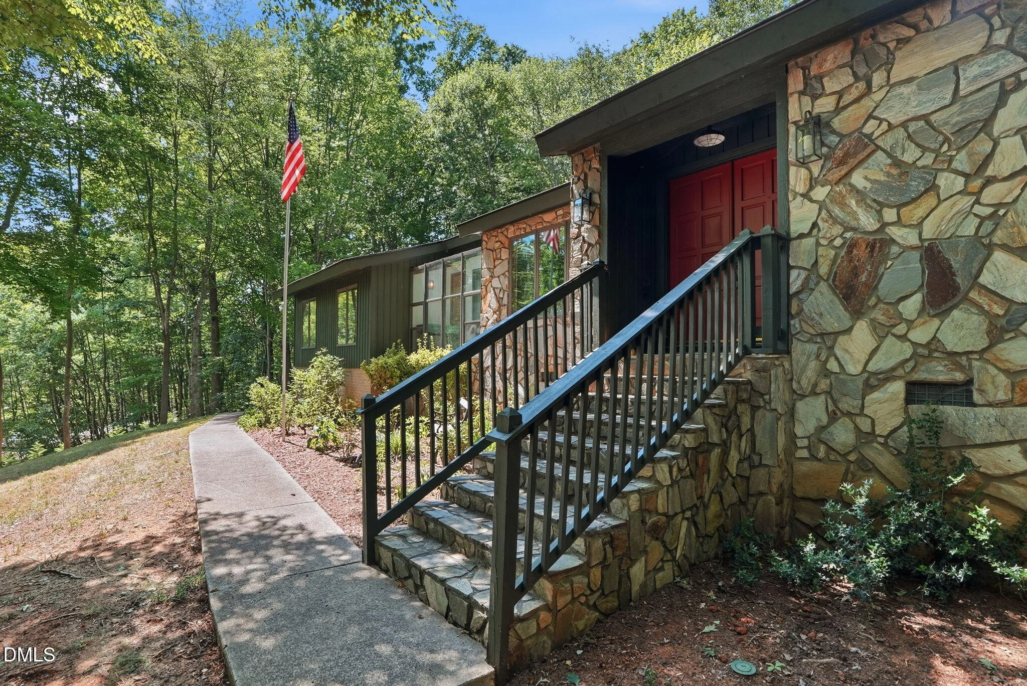 507 Phar Lap Lane