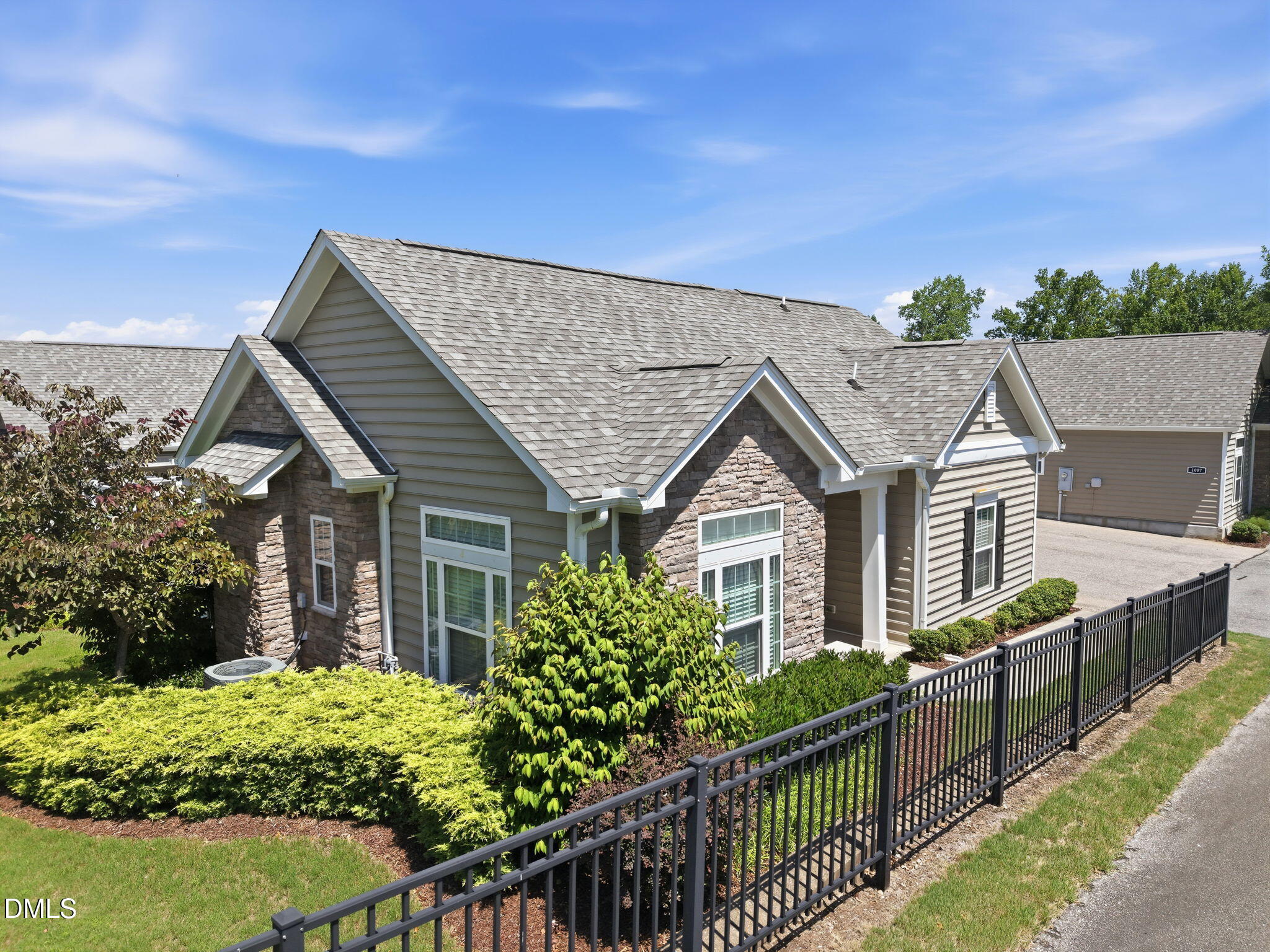 1089 Blue Bird Lane