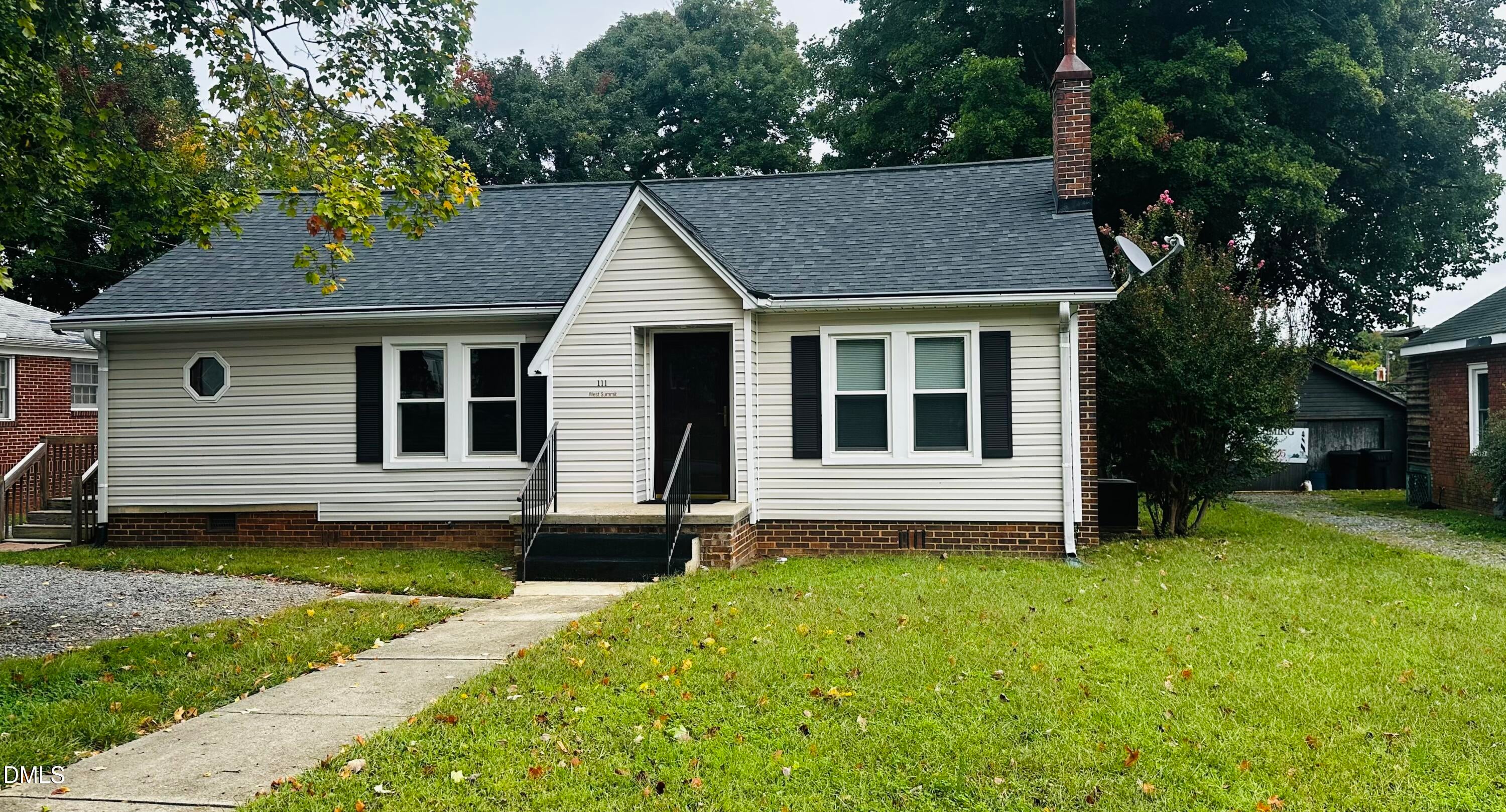 111 W Summit Avenue