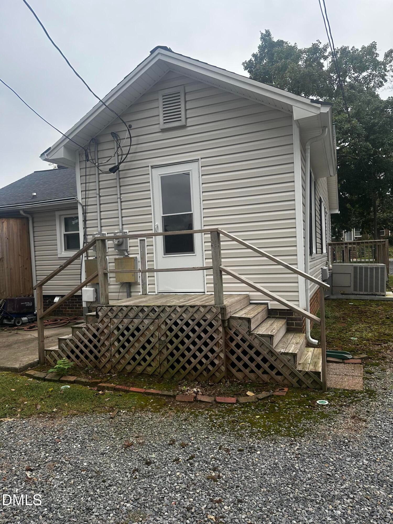 111 W Summit Avenue