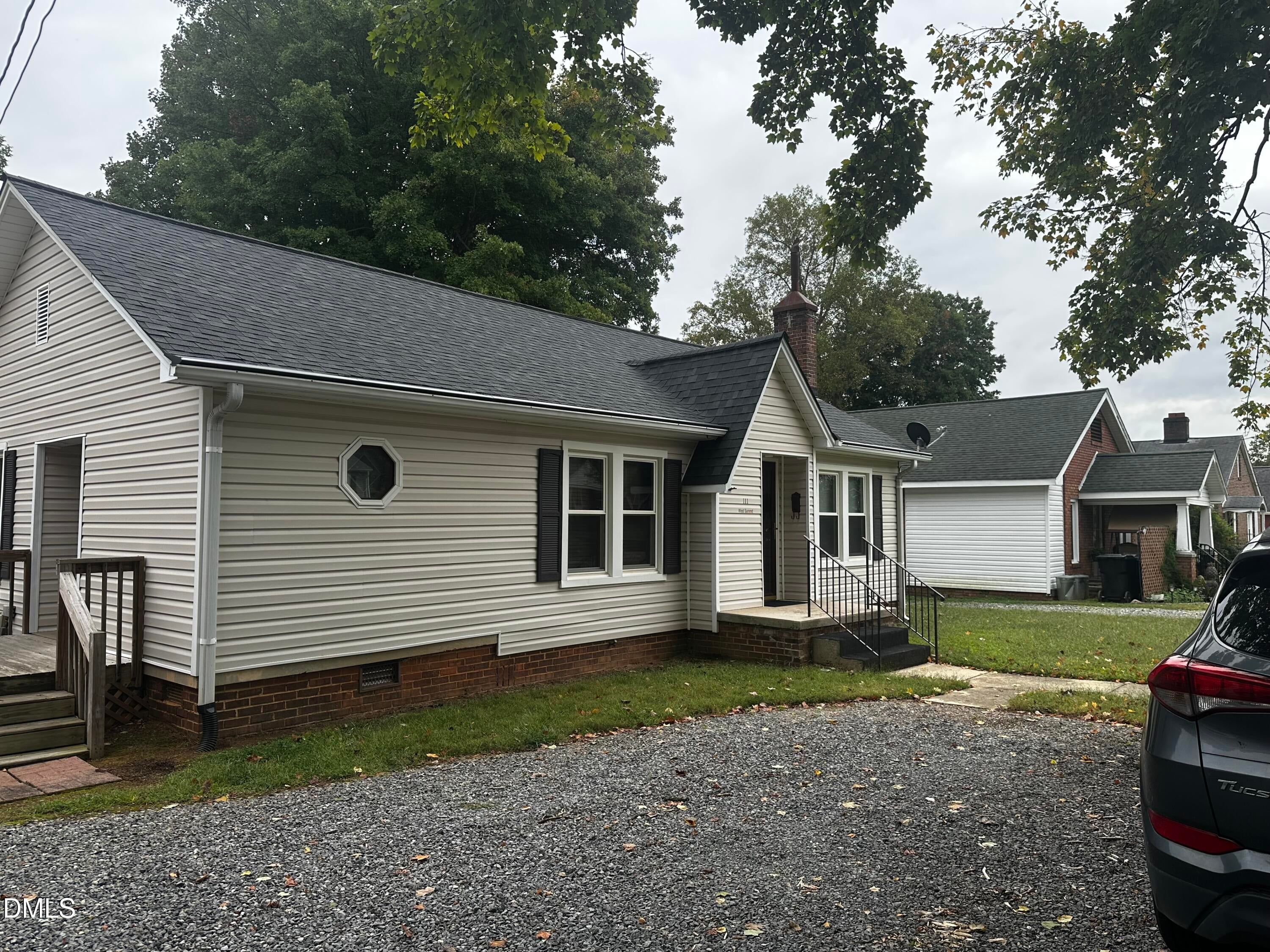 111 W Summit Avenue