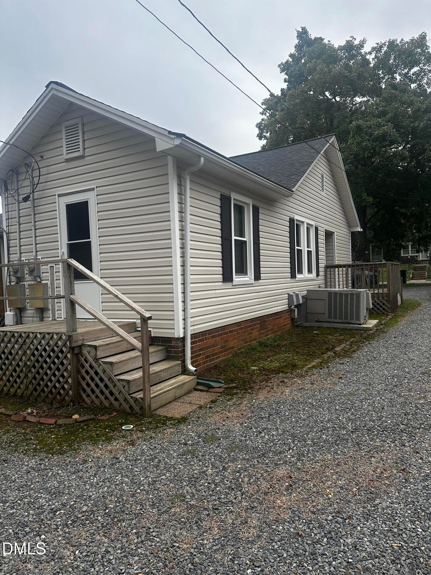 111 W Summit Avenue
