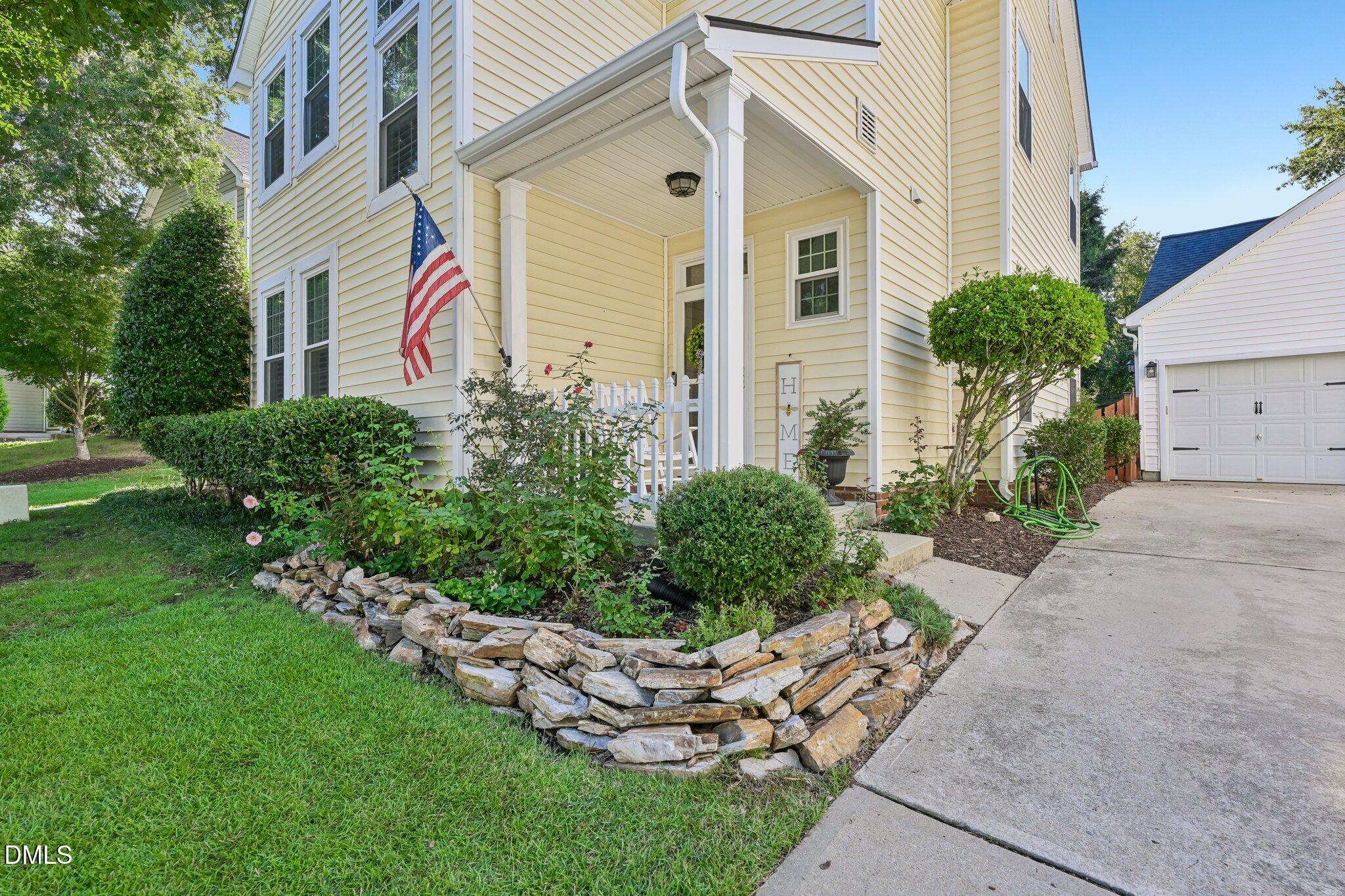 1124 Silky Dogwood Trail