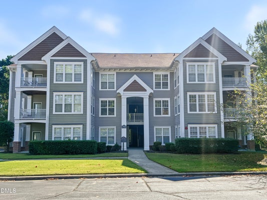 1936 PARKSIDE VILLAGE DR, CLAYTON, NC 27520 - Image 9395bc4ef463ae828406104ca65331cb/497748347