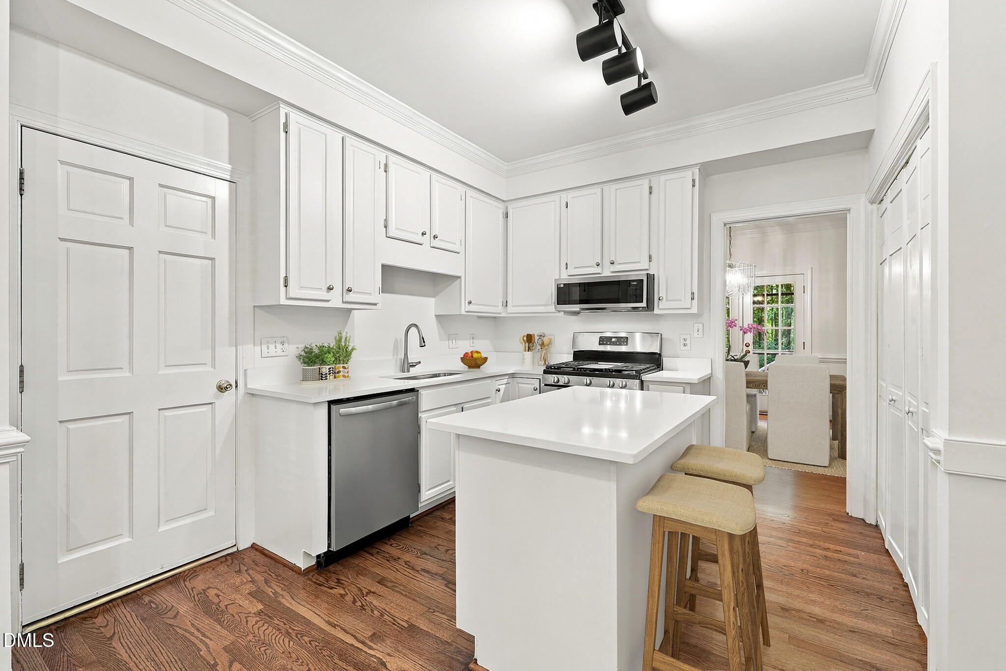 6122 Friars Walk Place