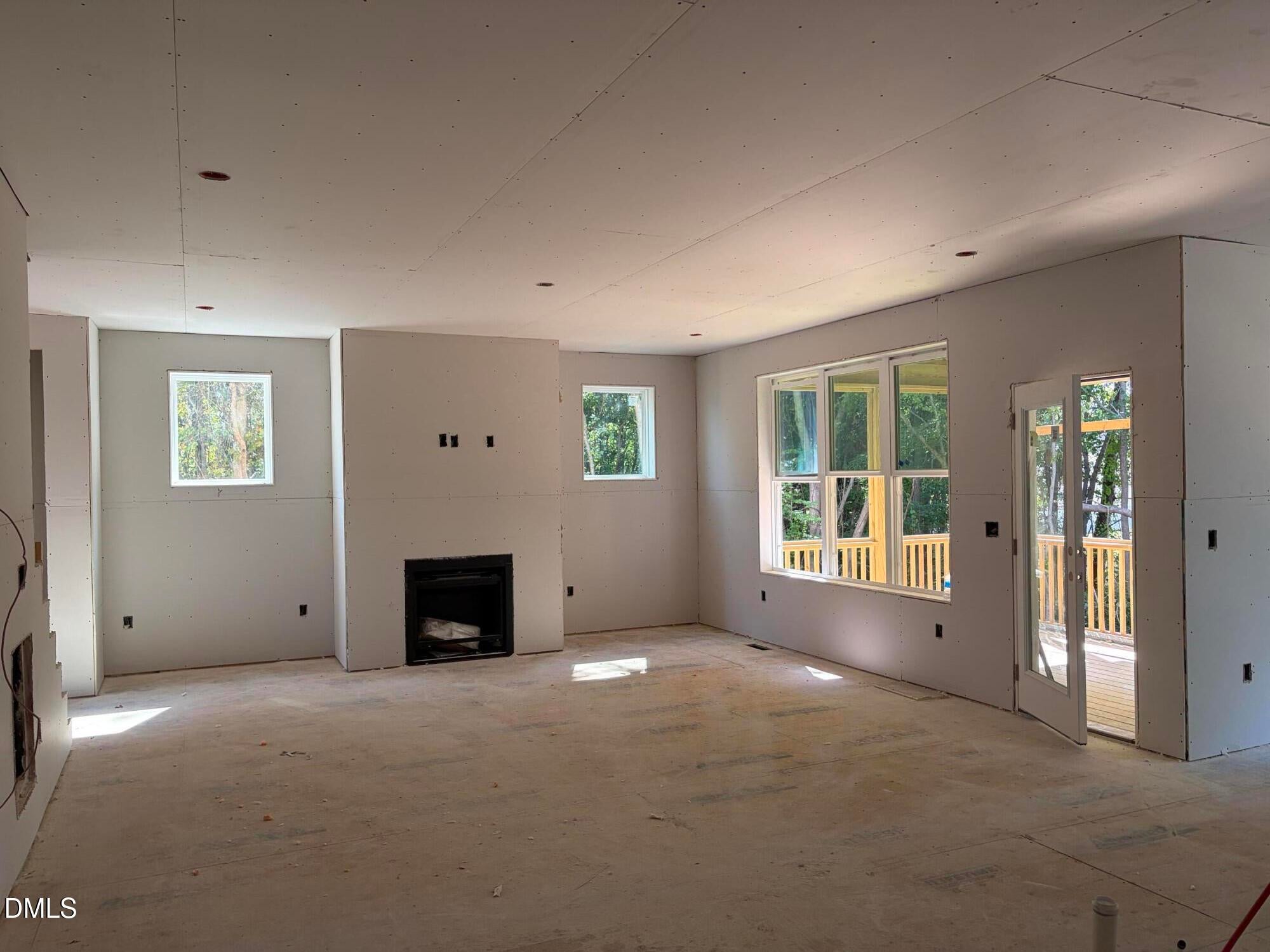 737 W Holly Springs Road