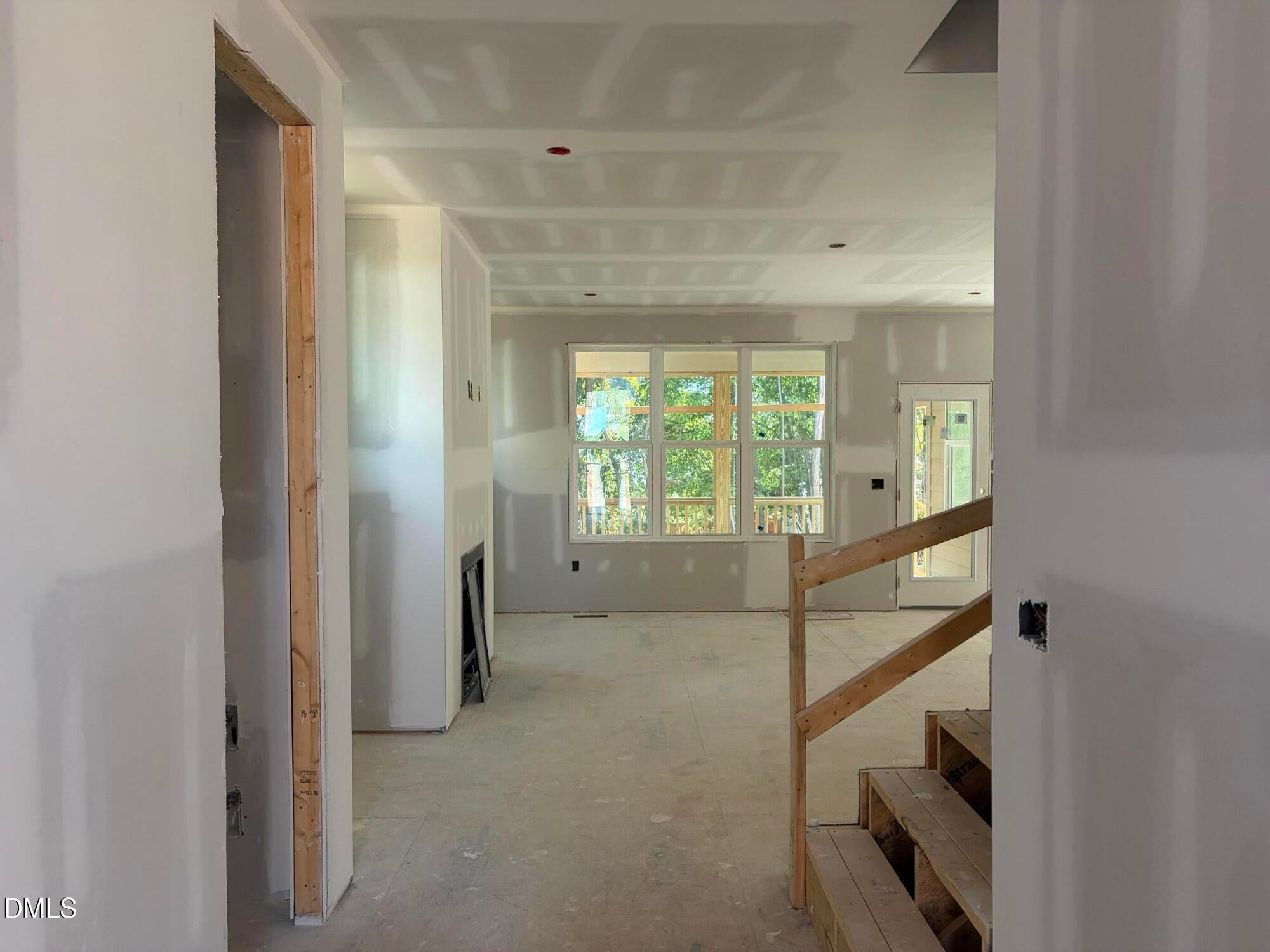 737 W Holly Springs Road