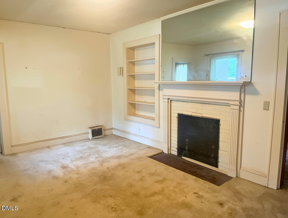 1316 Hawthorne Lane
