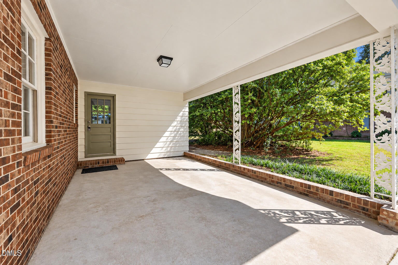 2601 Rolling Pines Avenue