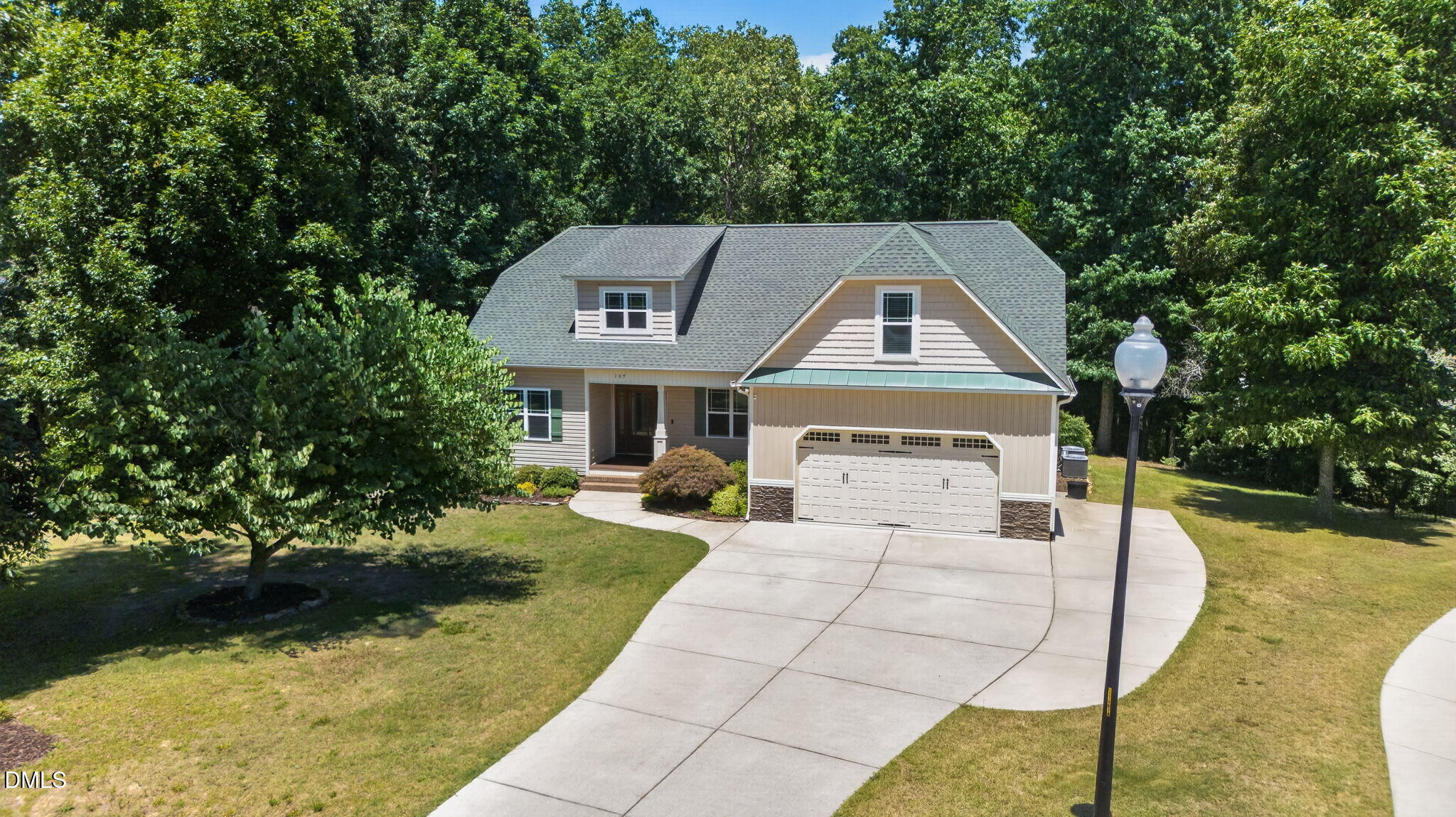 107 Smithsanders Court