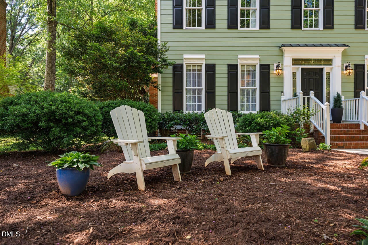 107 Meadowglades Lane