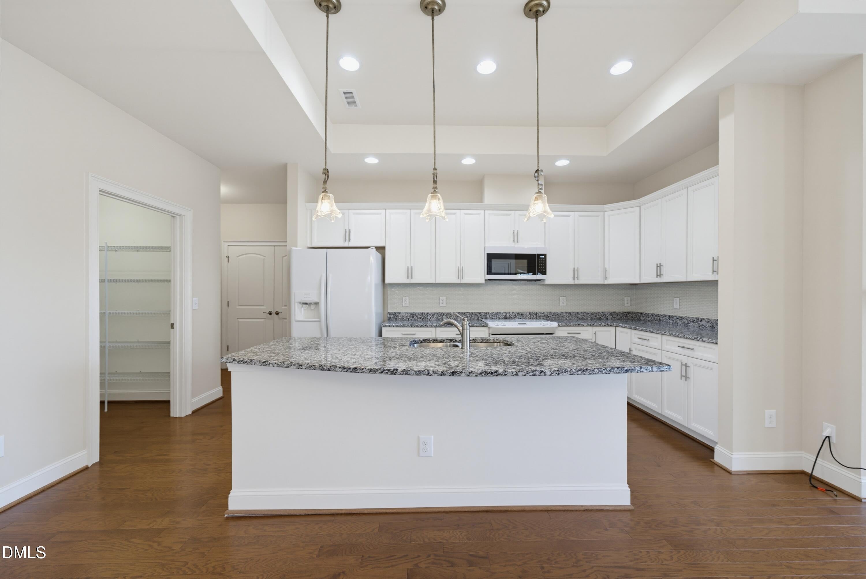 820 Blue Bird Lane