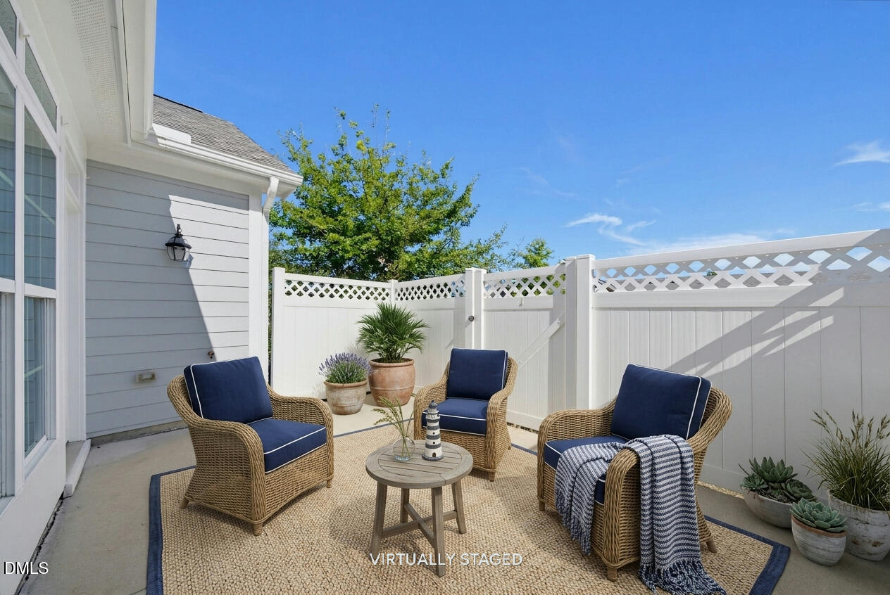 820 Blue Bird Lane