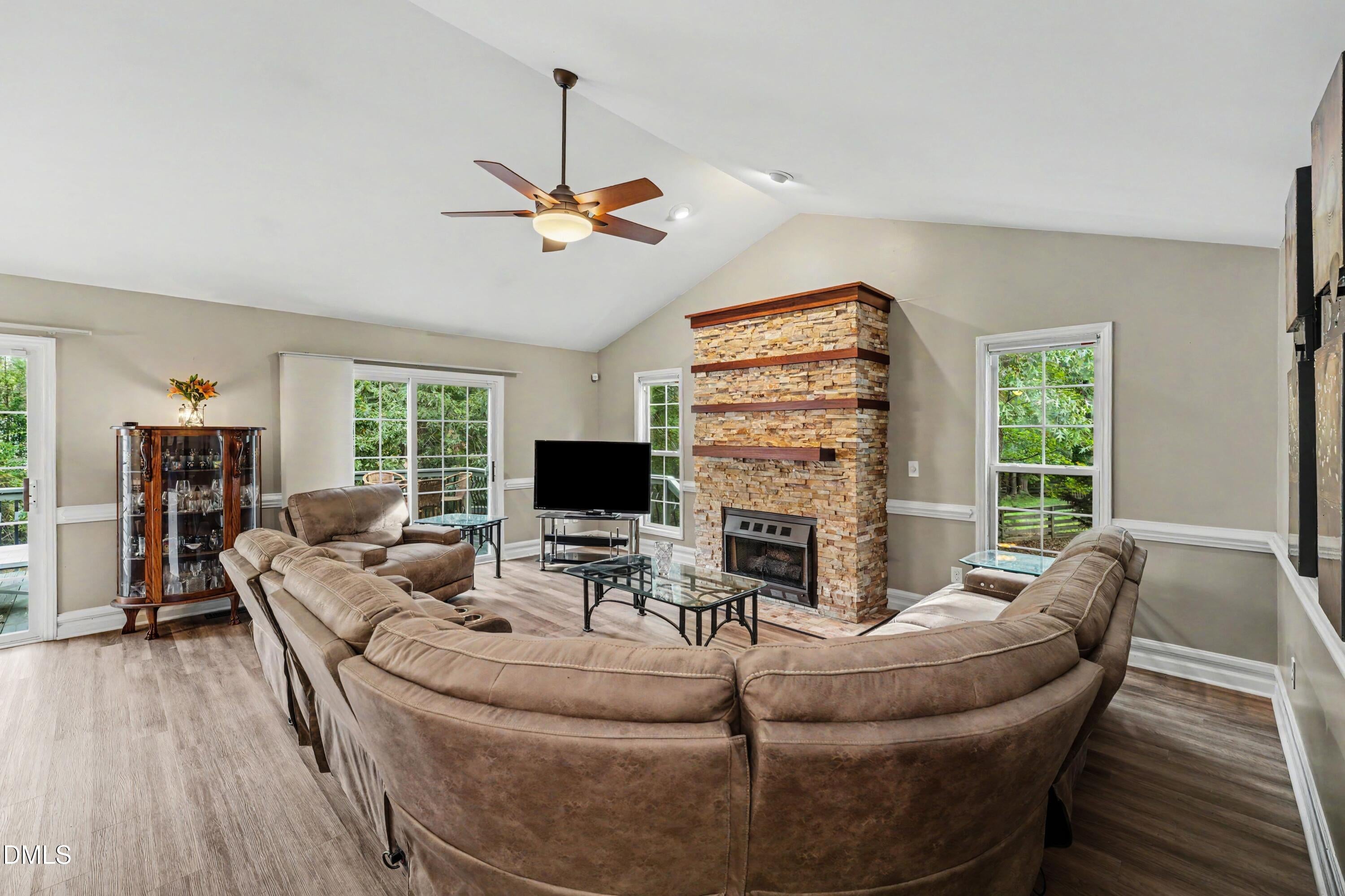 115 Lakeview Court