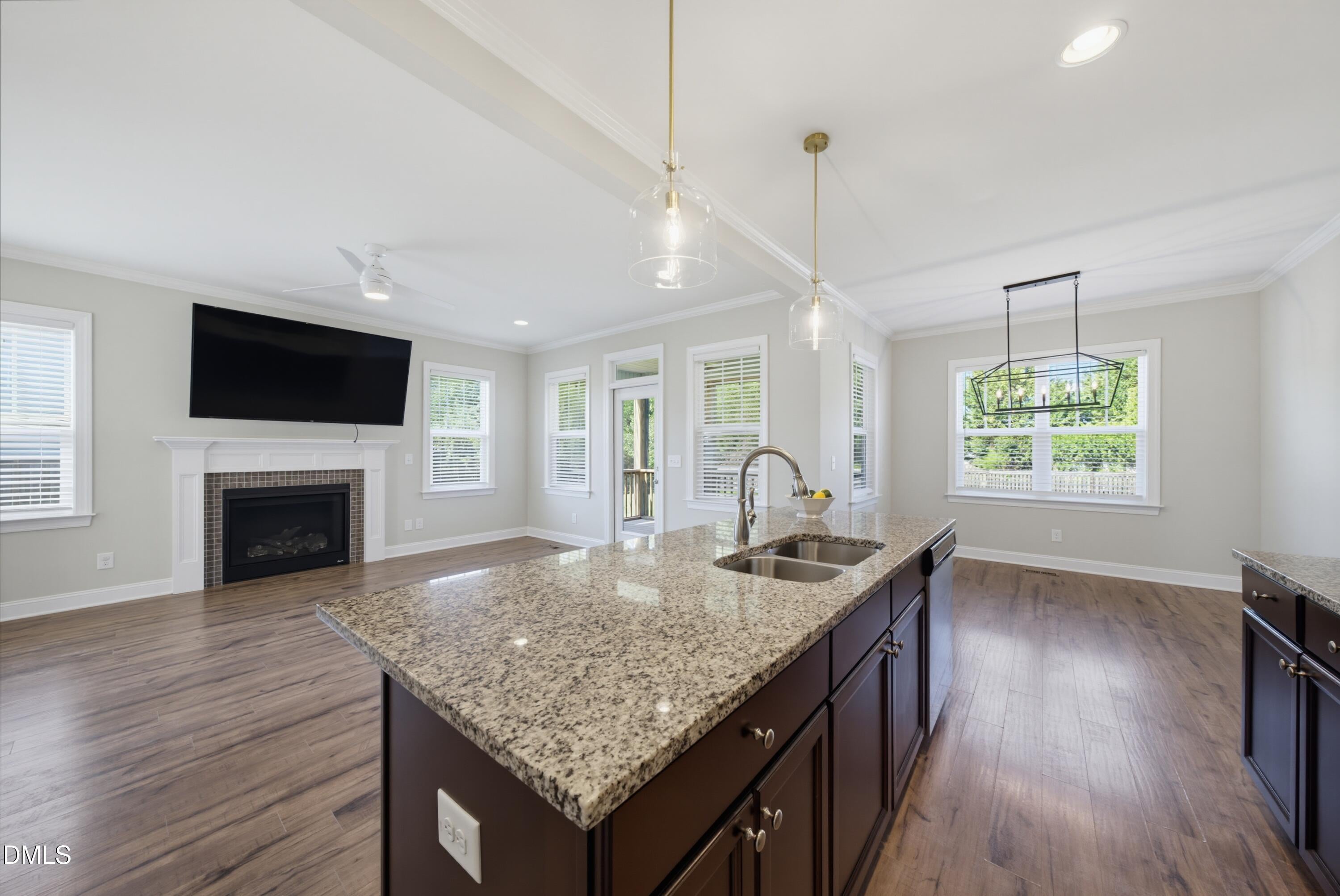 55 Buttonwood Court