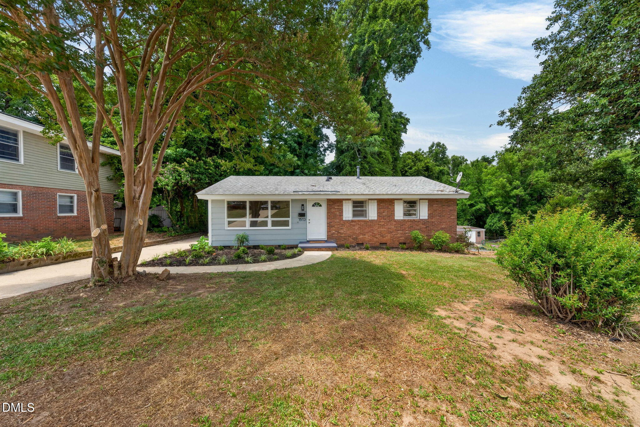 1513 N King Charles Road