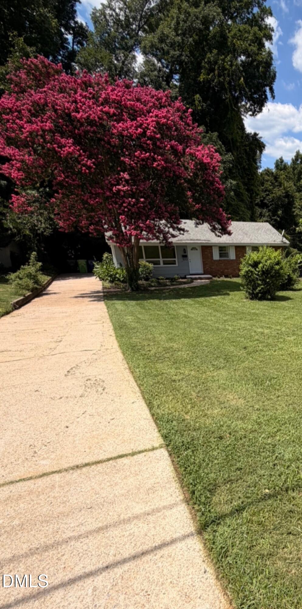 1513 N King Charles Road