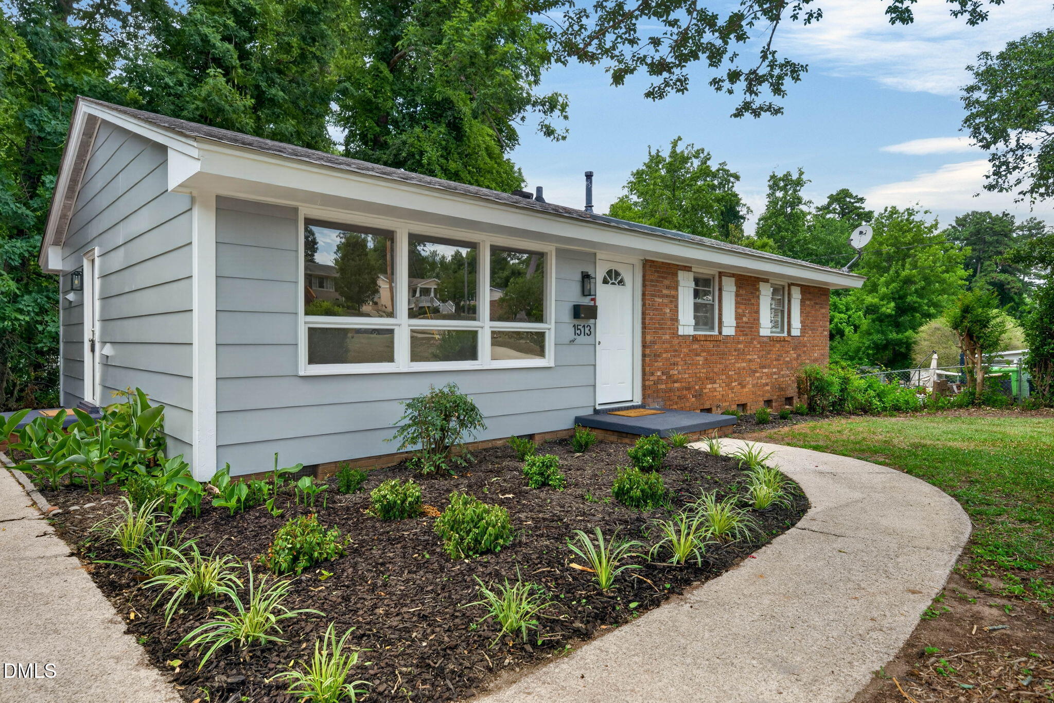 1513 N King Charles Road