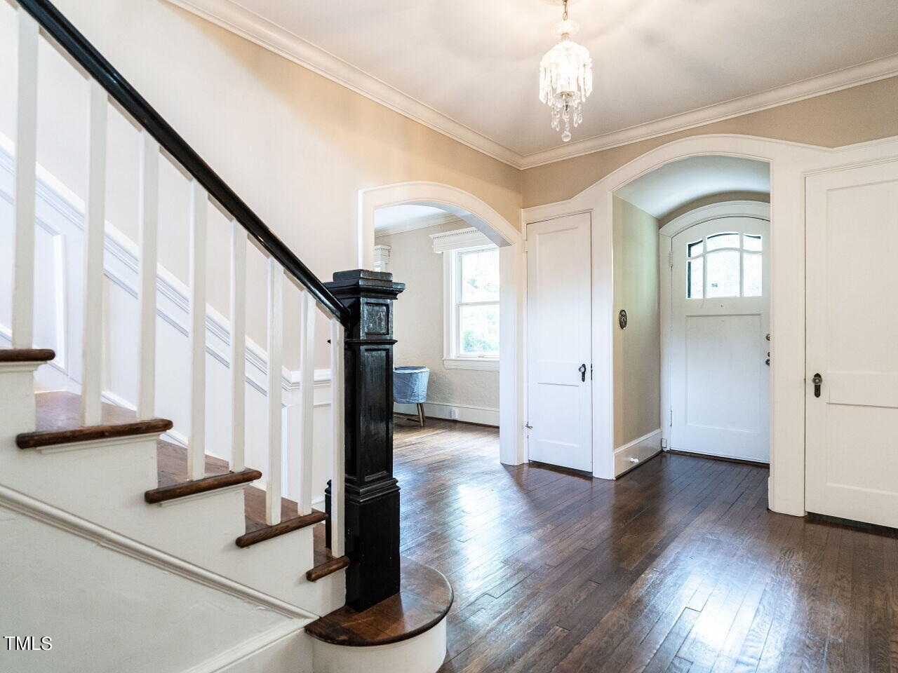 2501 Kenmore Drive