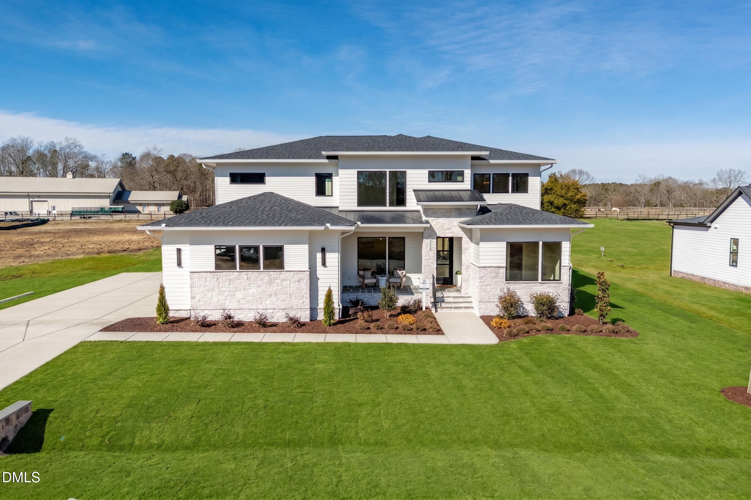 5856 Carriage Gate Drive