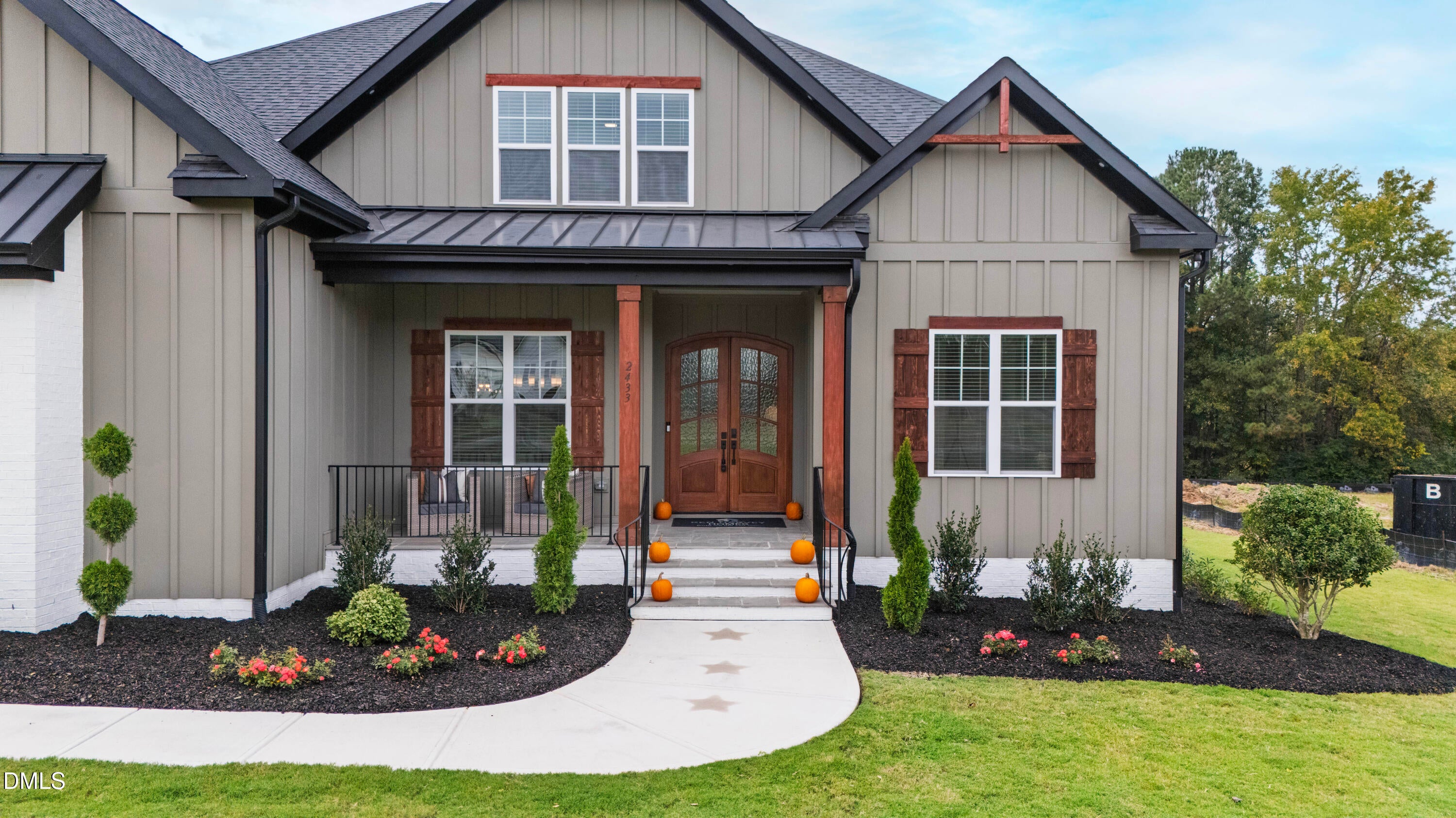 2433 Rosslare Mews Lane