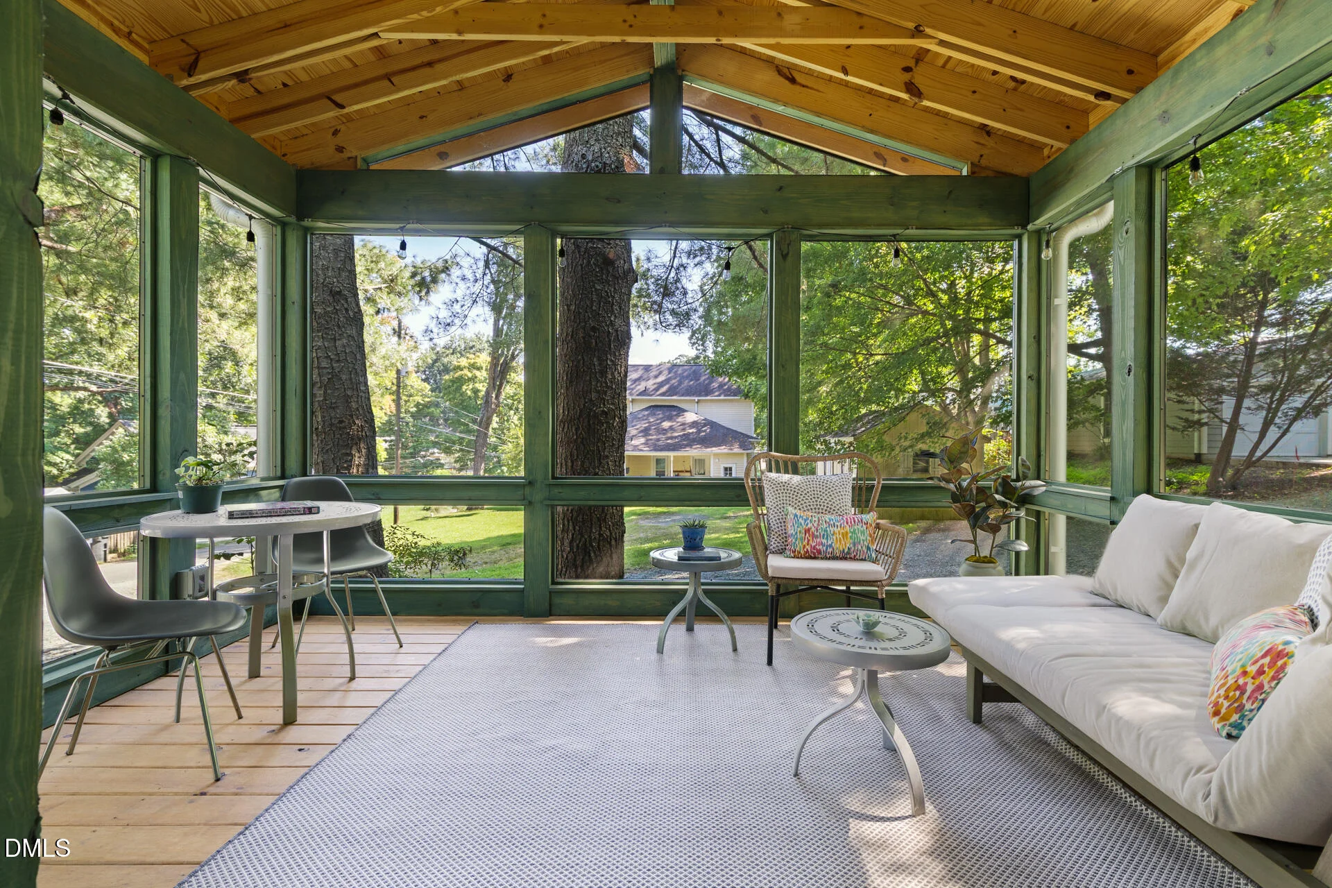 107 N Hillsborough Avenue