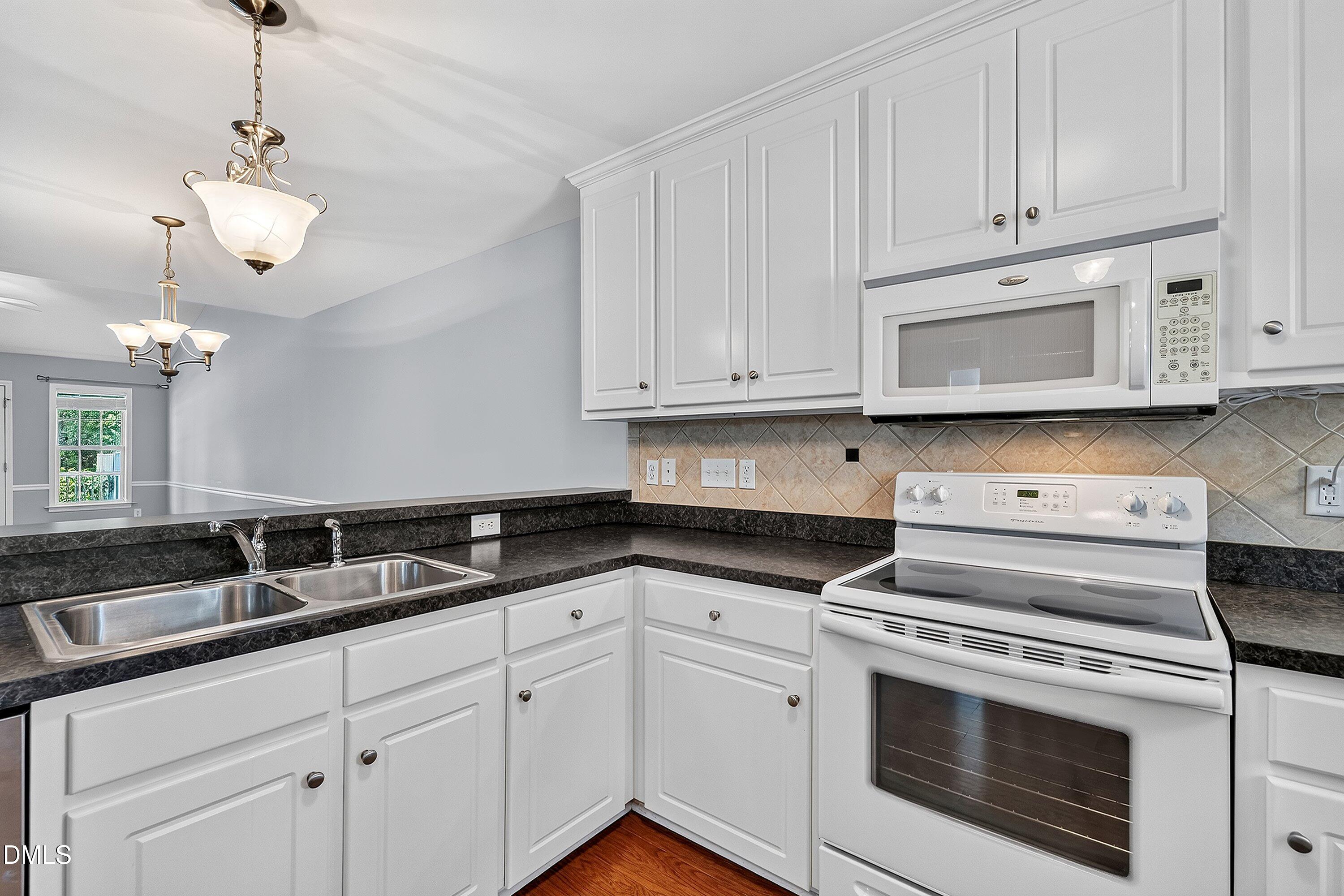 585 Pinecroft Drive