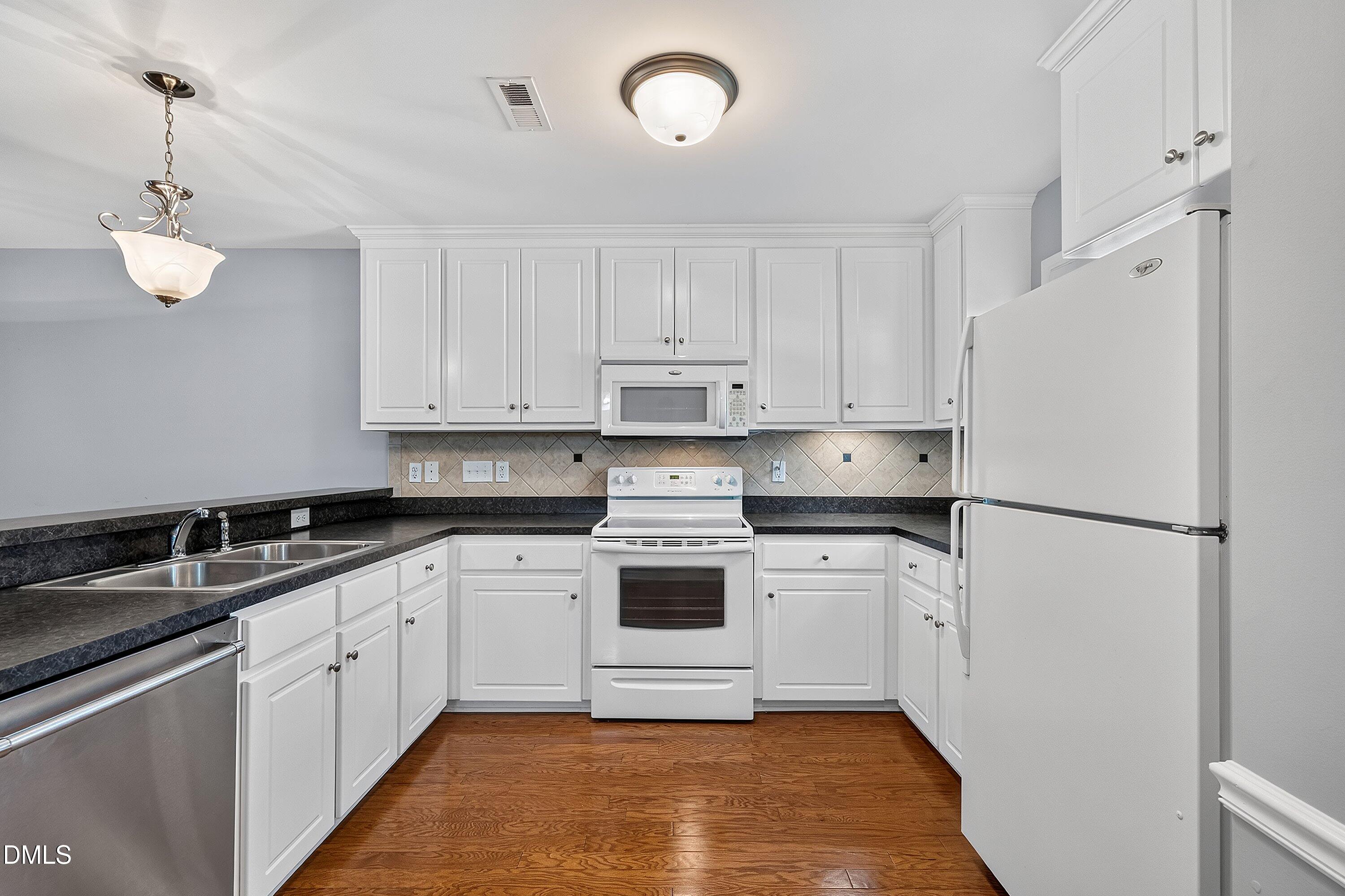 585 Pinecroft Drive