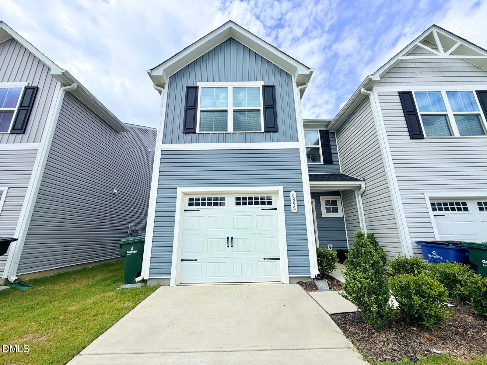 6858 Tarik Lane