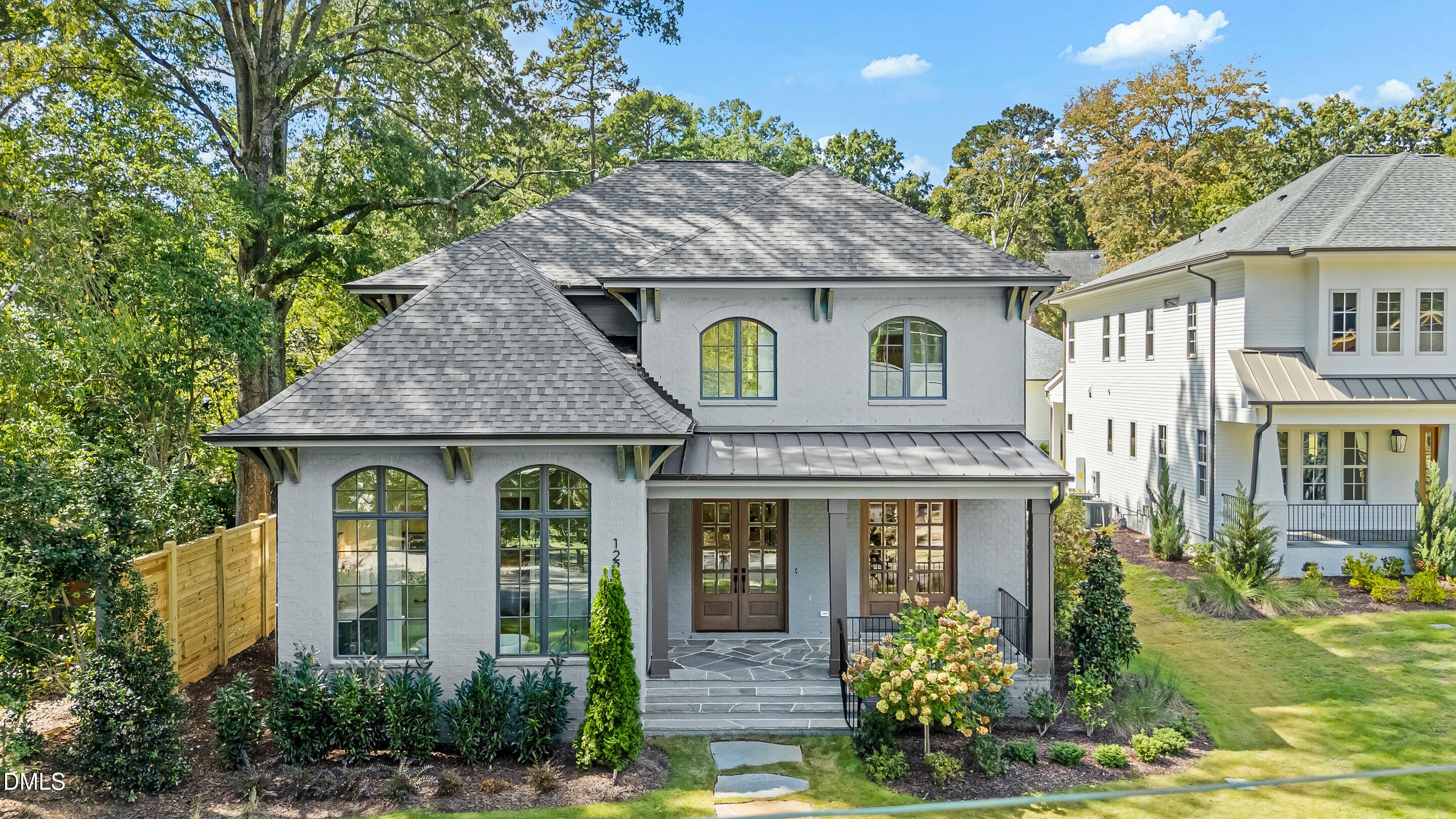 1221 Dixie Trail