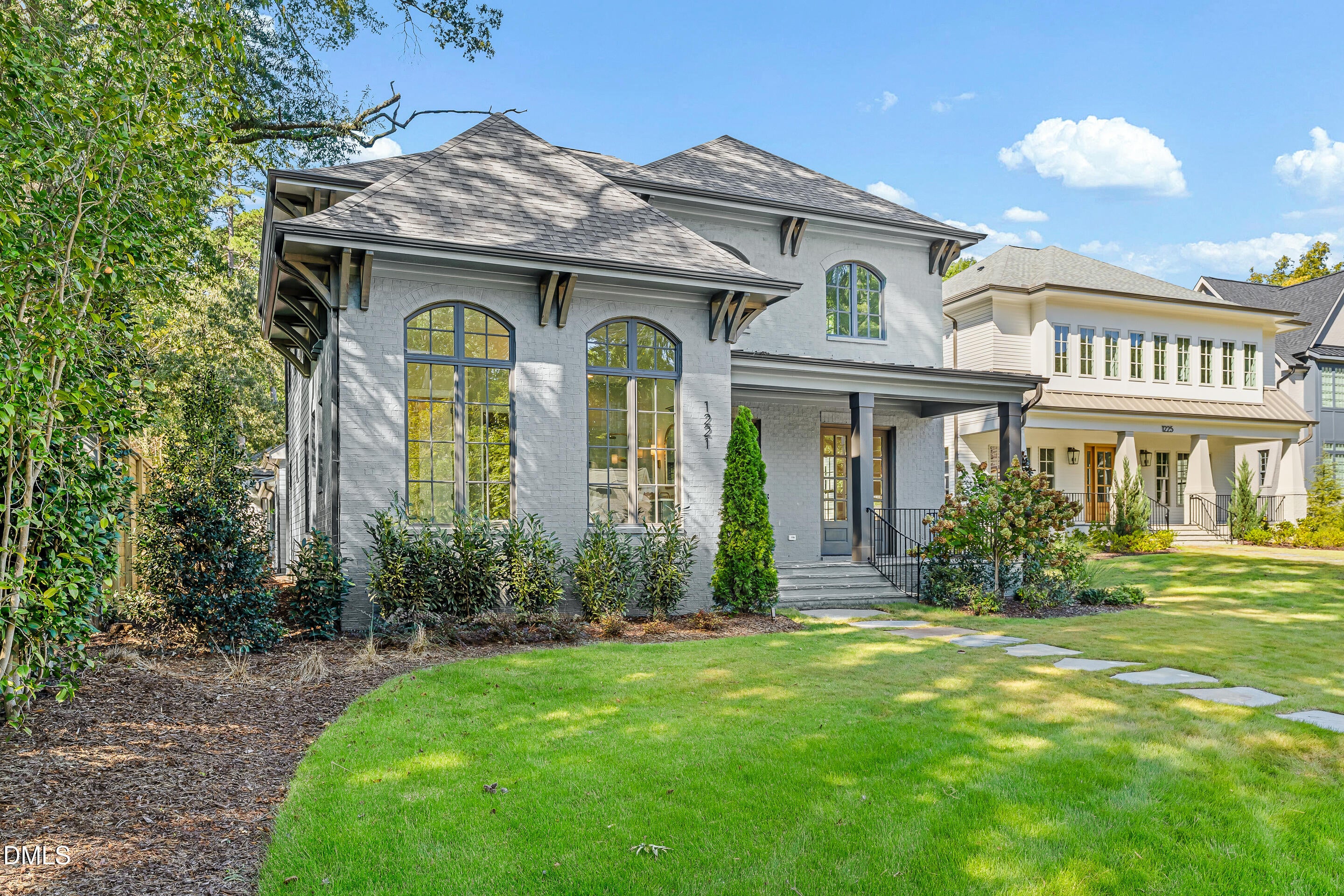 1221 Dixie Trail