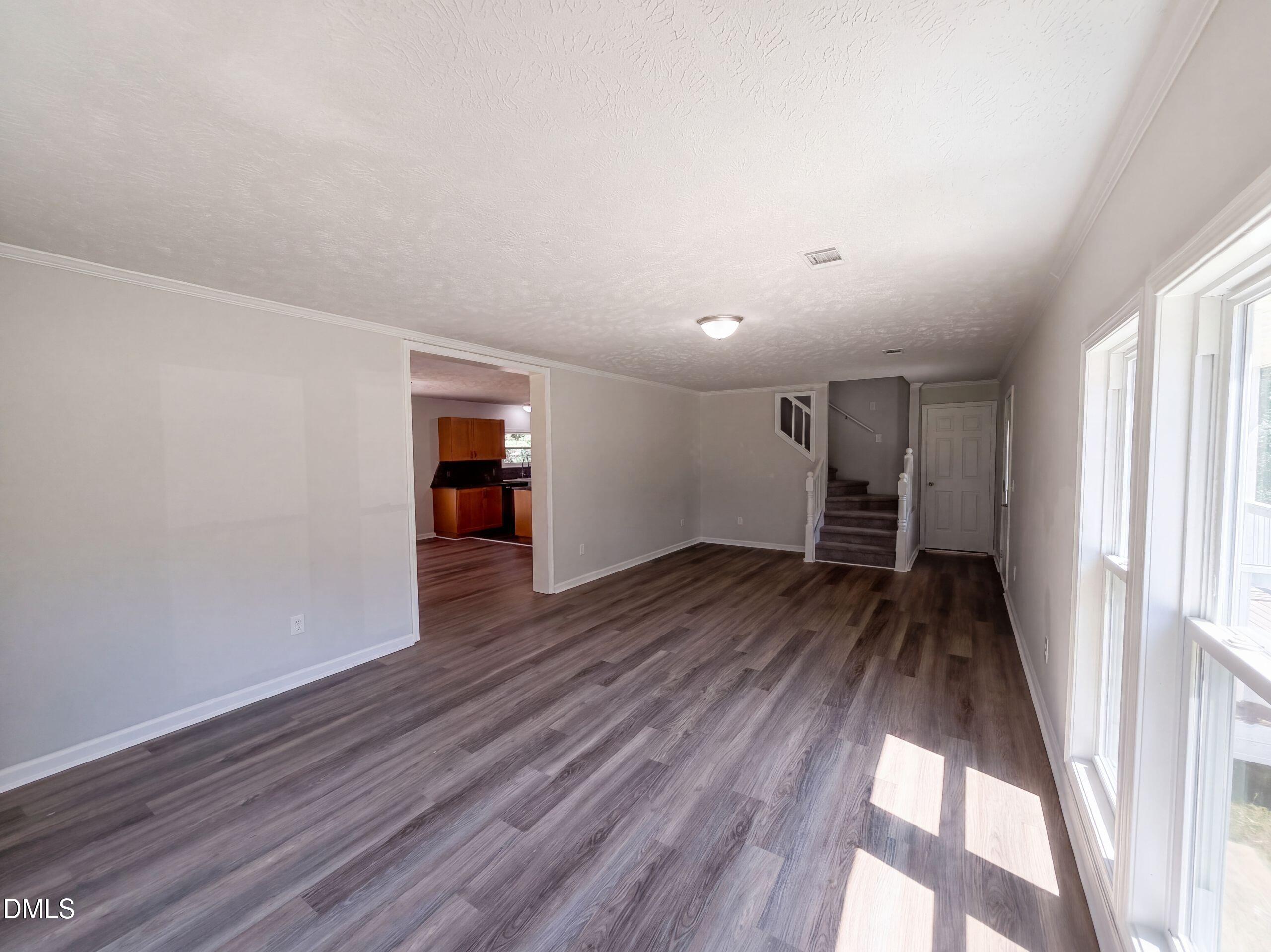 3752 Swanns Station Road