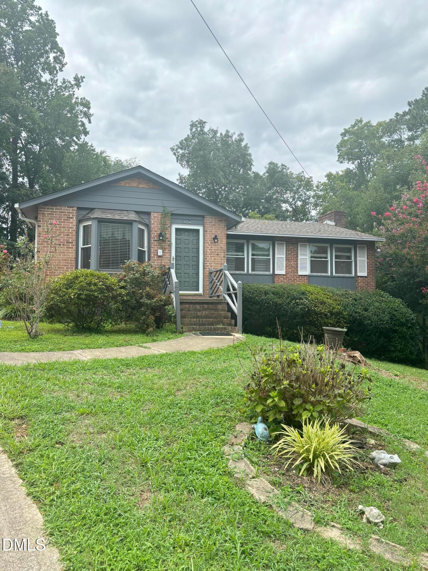2004 Tee Dee Street