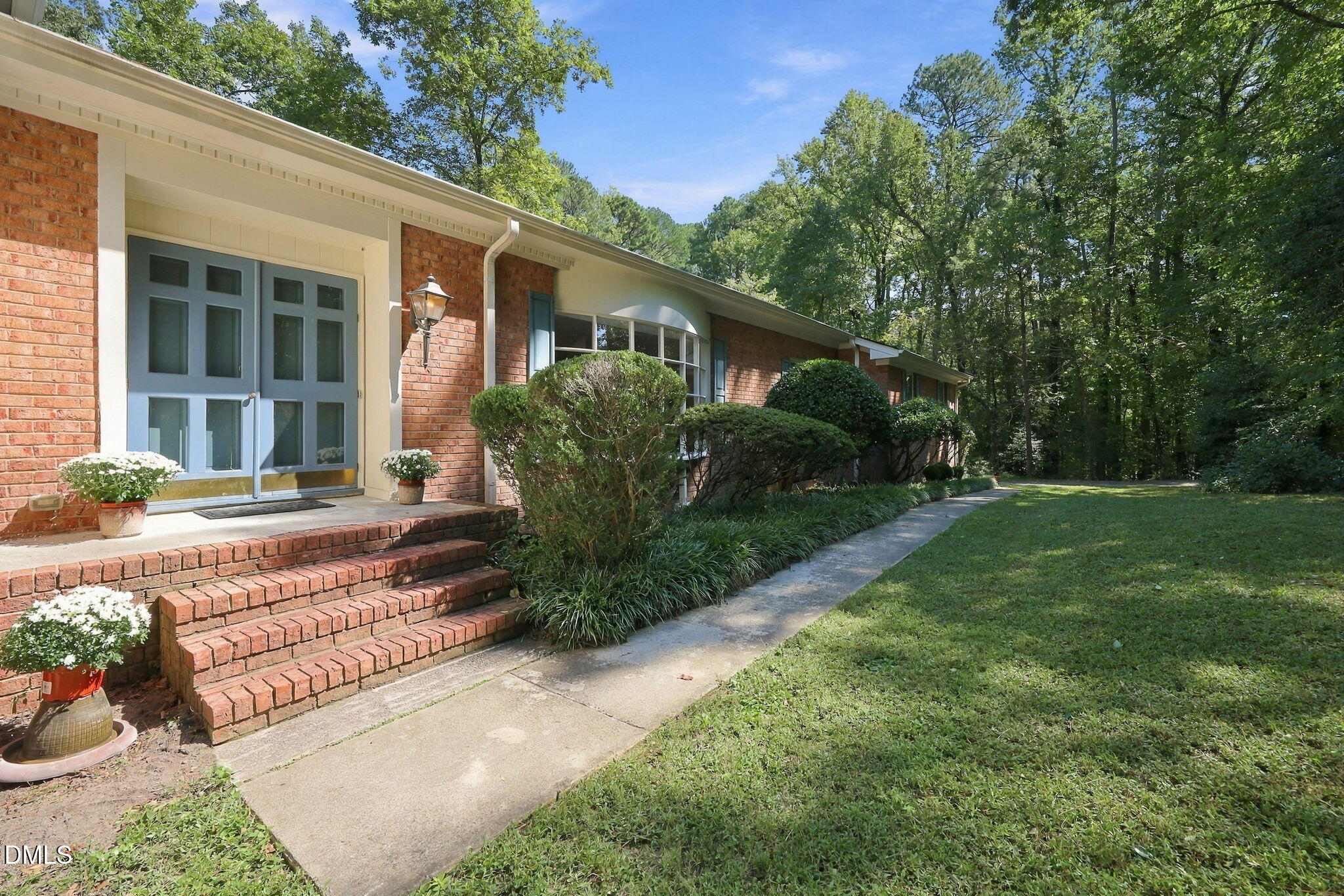6102 Castlebrook Drive