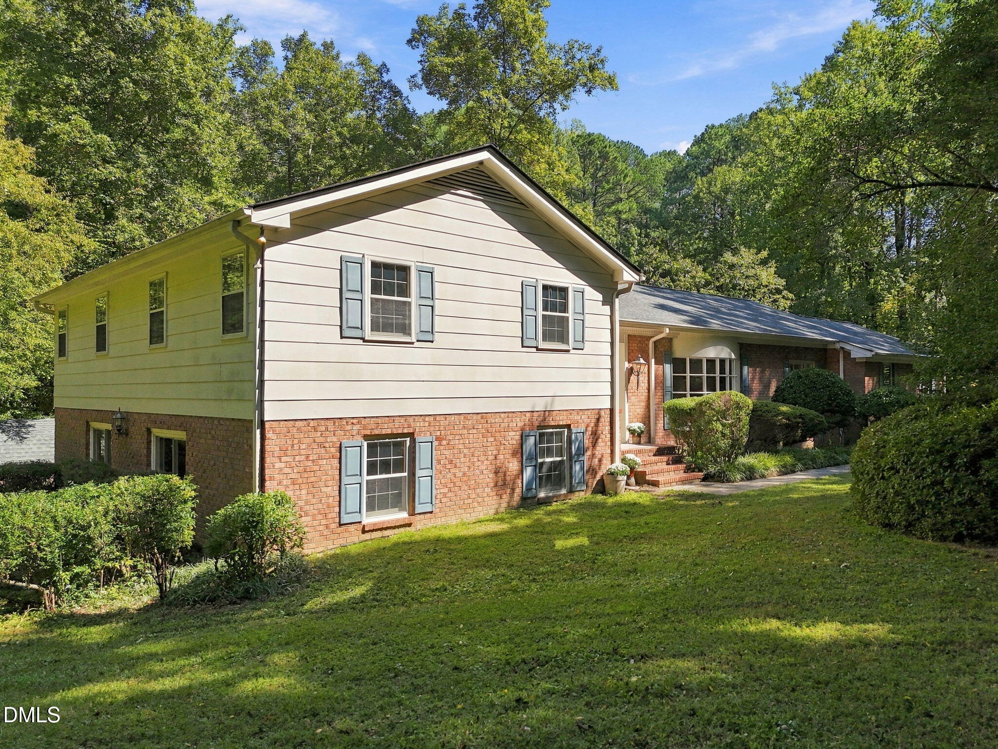 6102 Castlebrook Drive