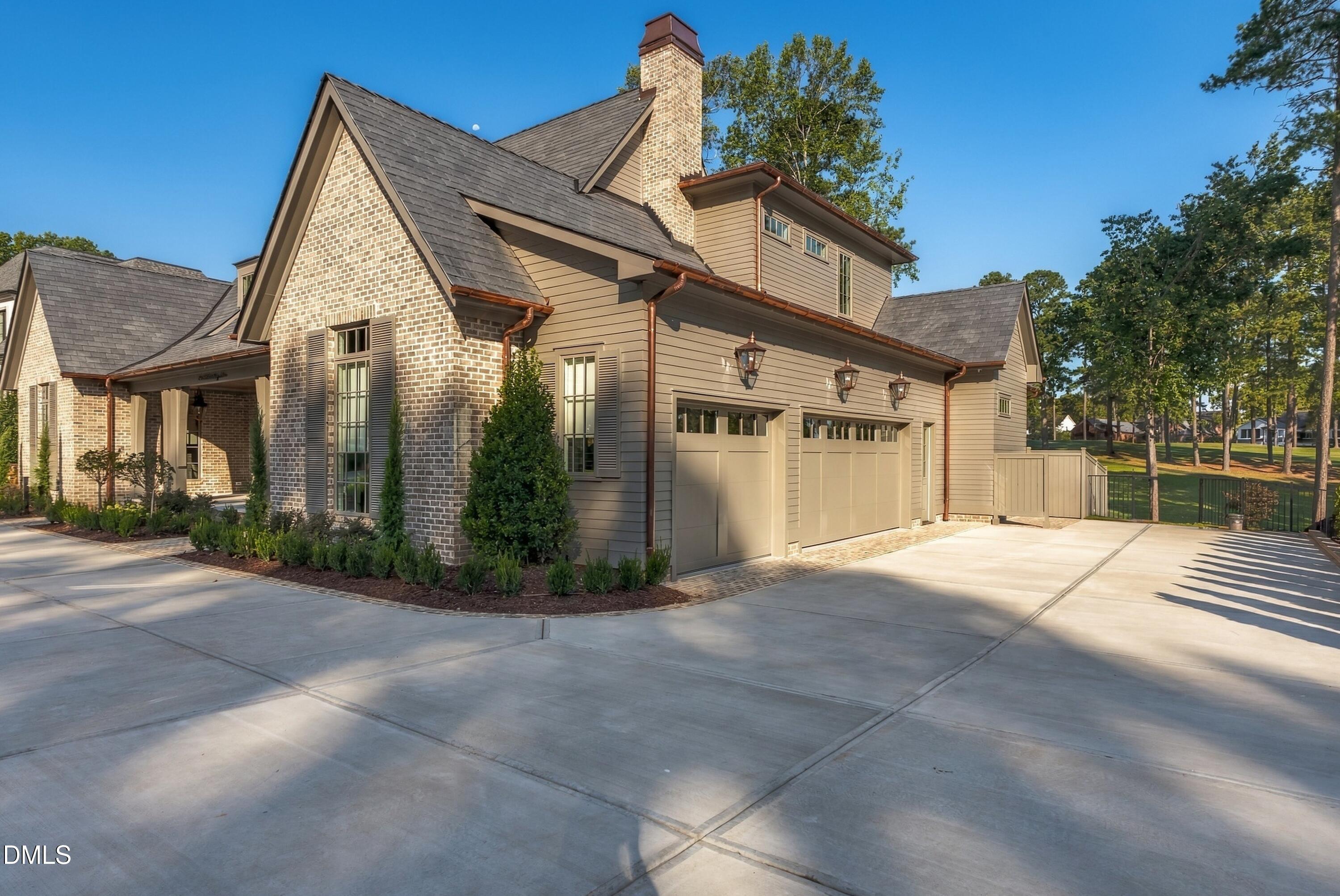 7117 North Ridge Drive