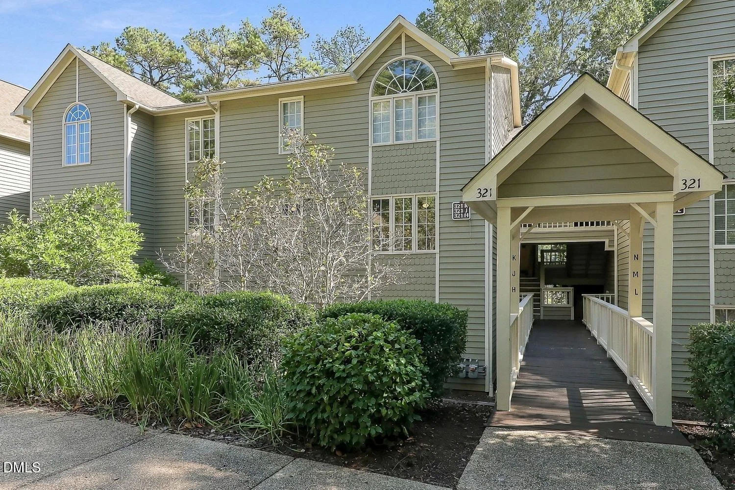 321 J Glen Echo Lane