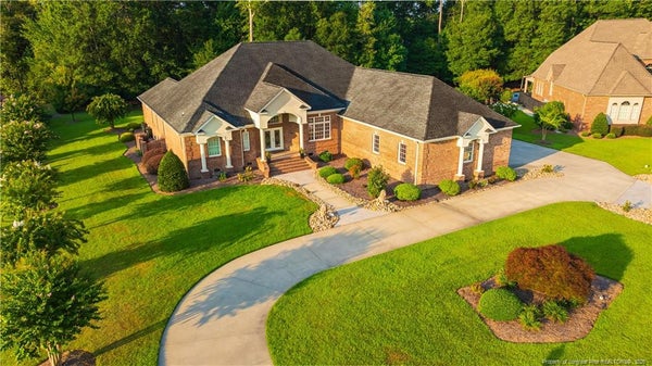 303 GRANDE OAK BLVD W, LUMBERTON, NC 28358 - Image a2d897e0e4921db70ba8d18ad56a6261/379981204