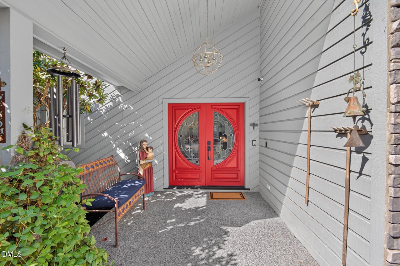 1070 Foxcliff Drive