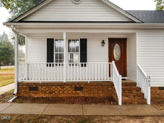 302 Carriage Loop, photo 5 of 19