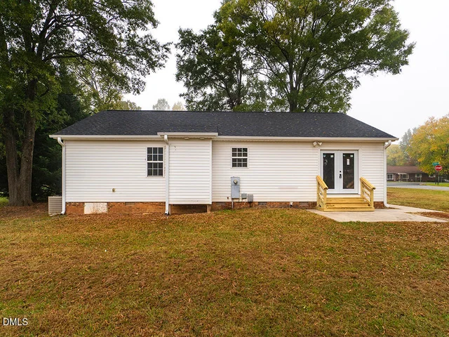 302 Carriage Loop, photo 3 of 19