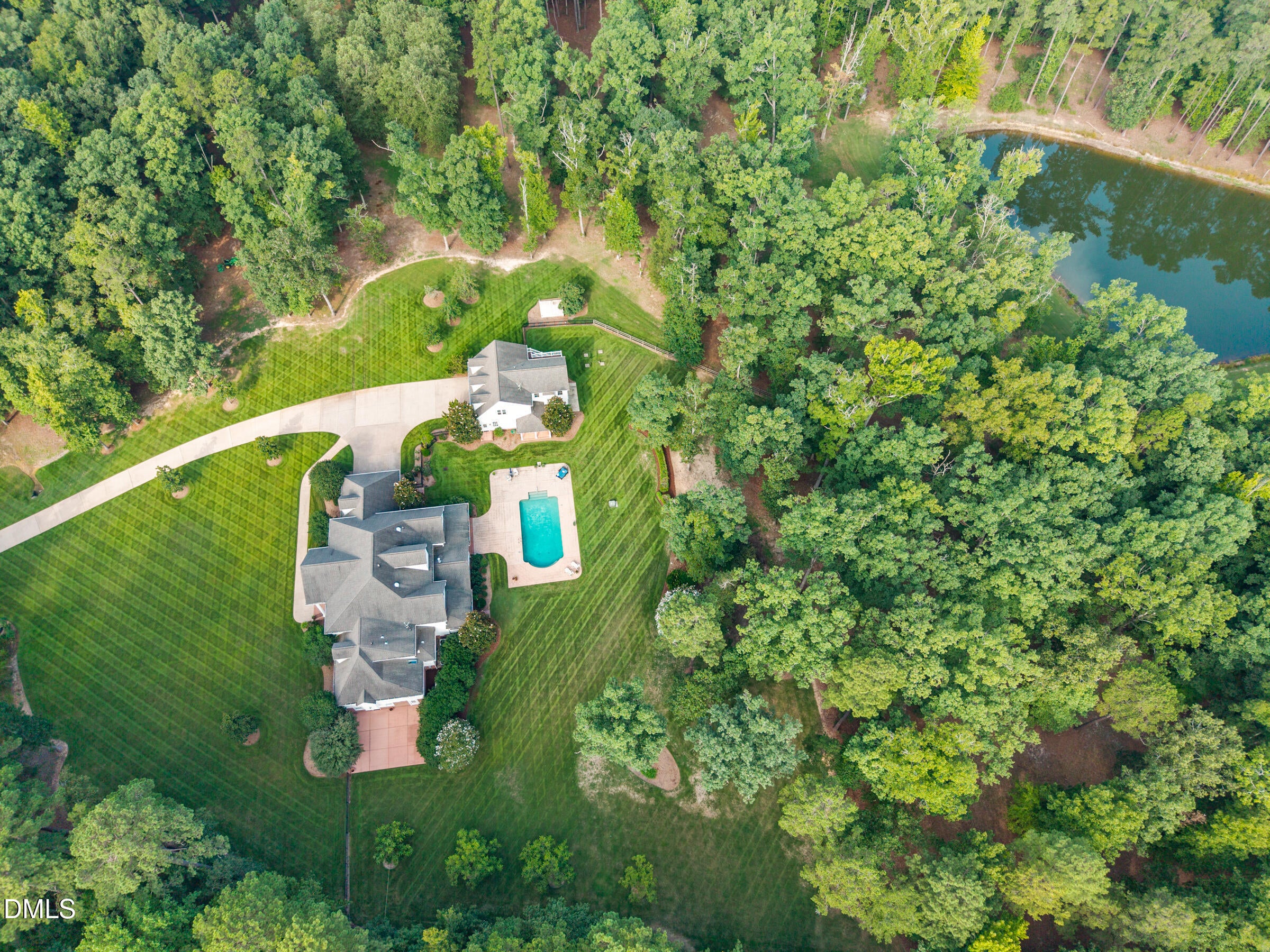 64 Pin Oak Court