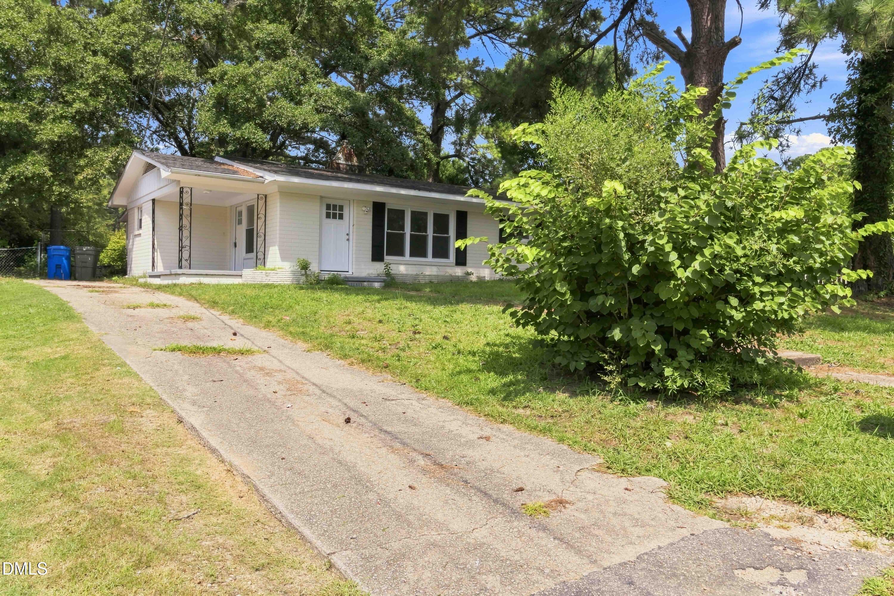 605 Sunnyside Lane W